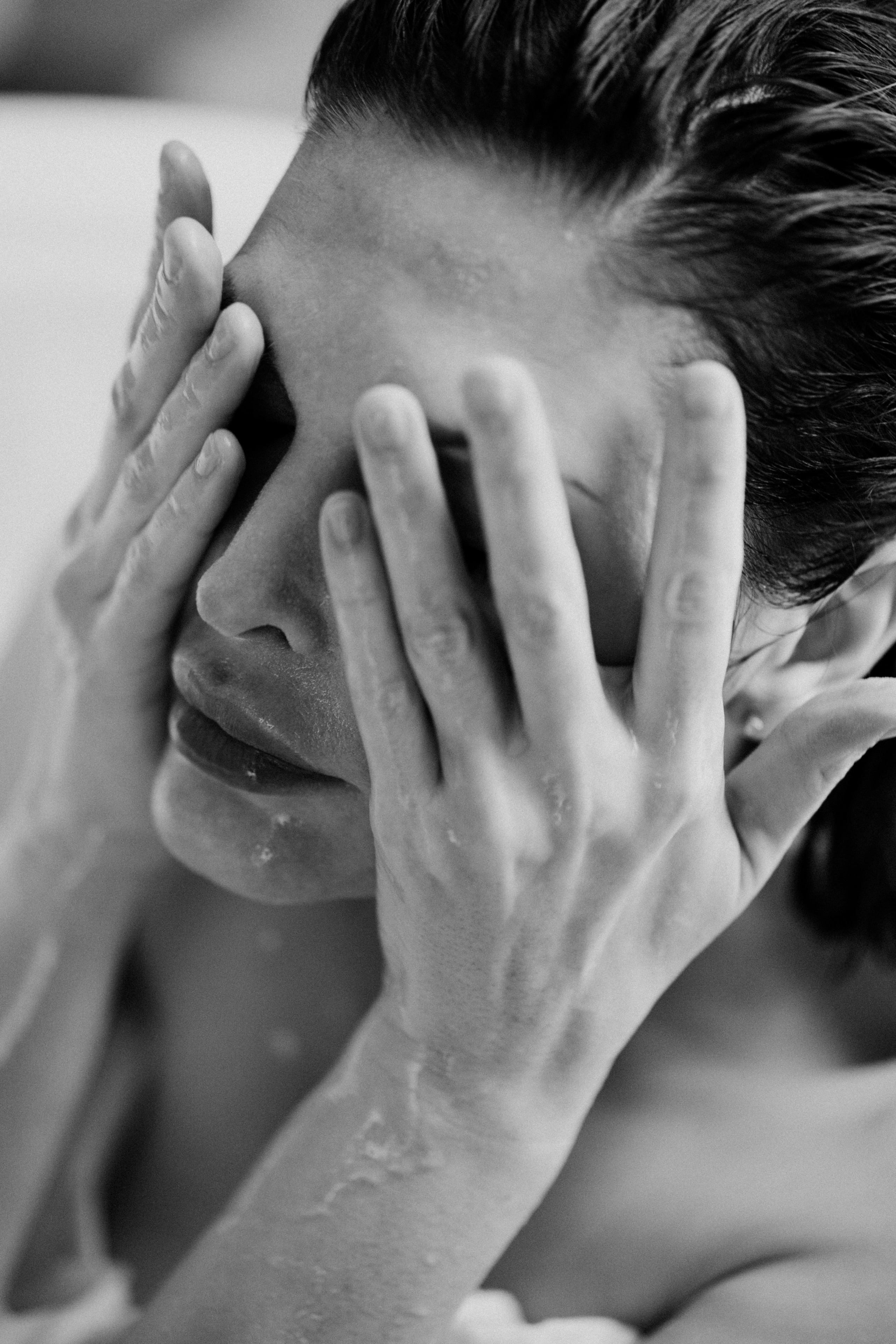 I am Diana, a portrait photographer. I take pictures around the world