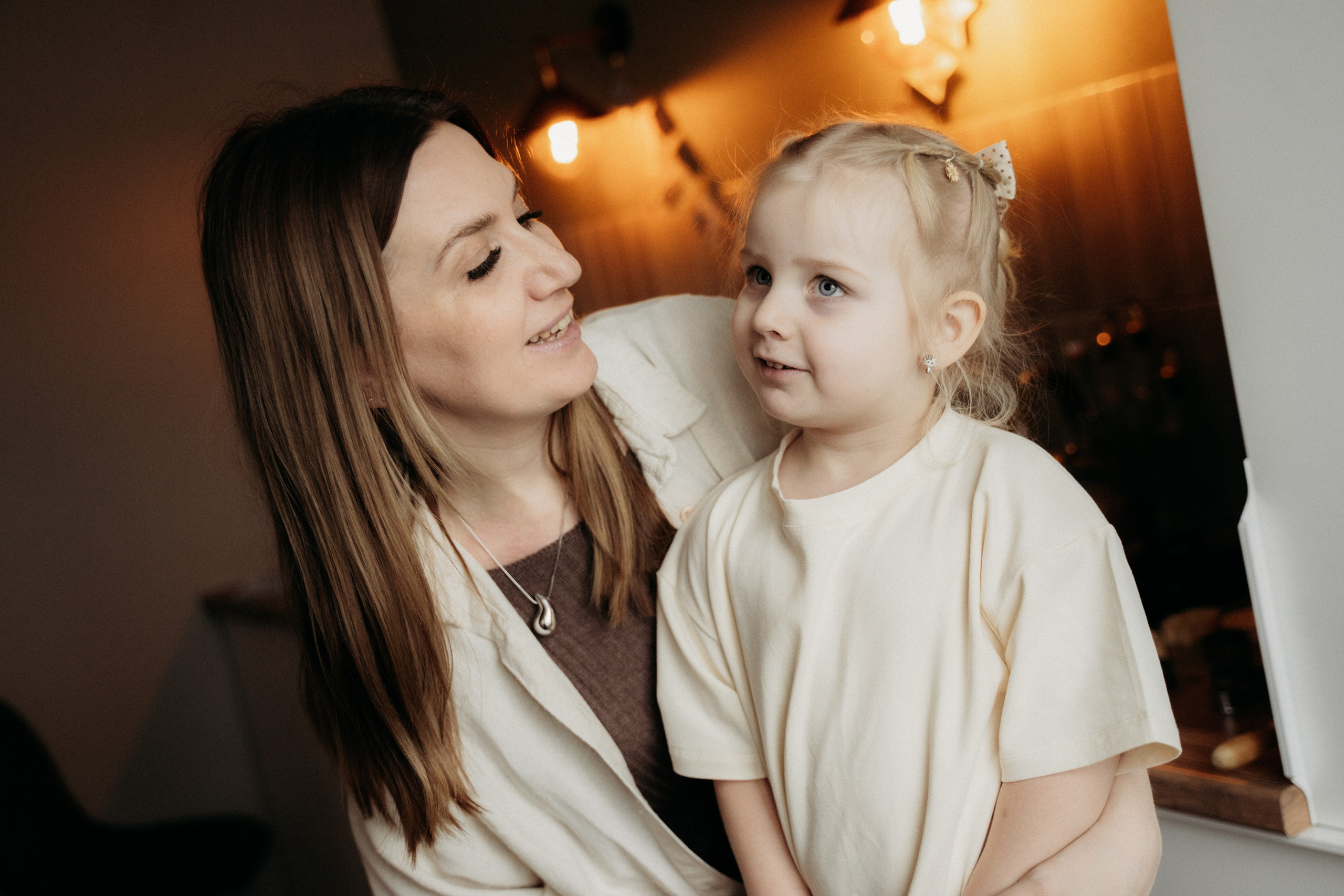 Семья на кухне