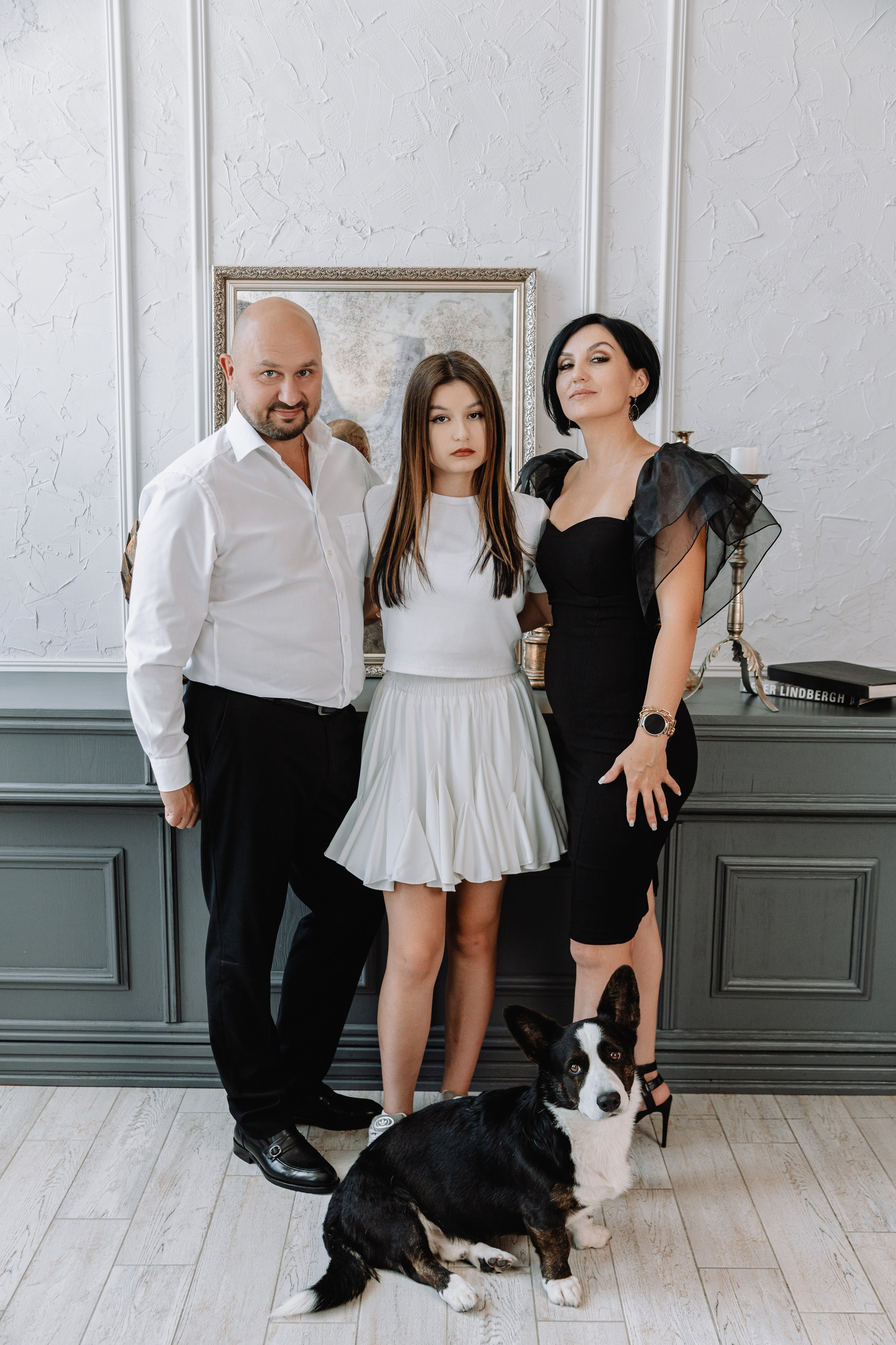 Евгения, Михаил и Дарина и собачка Чарли. Фотограф Воронеж Варвара