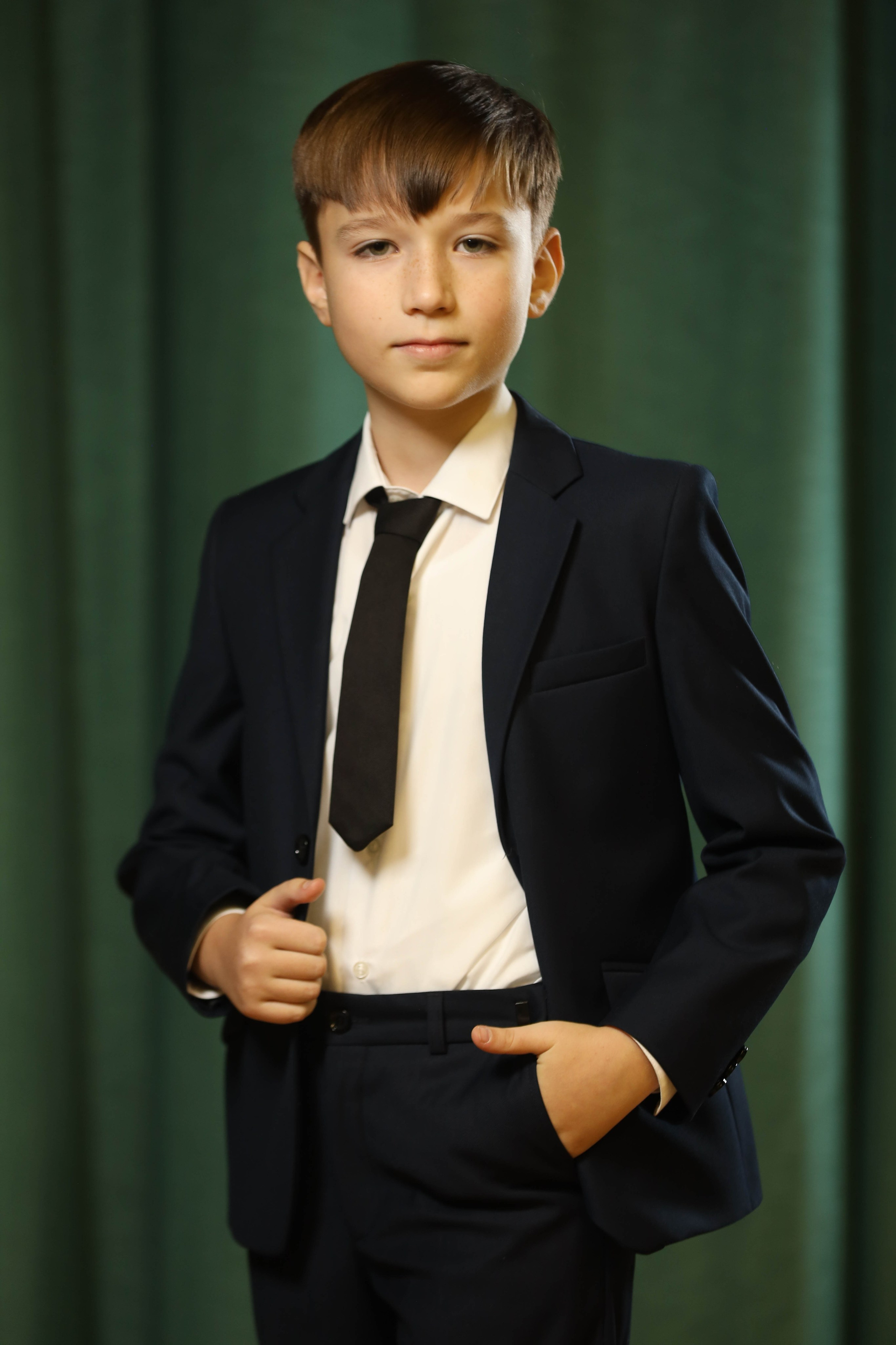 Школьный альбом 4-й класс. Фотограф Антон Чупринин