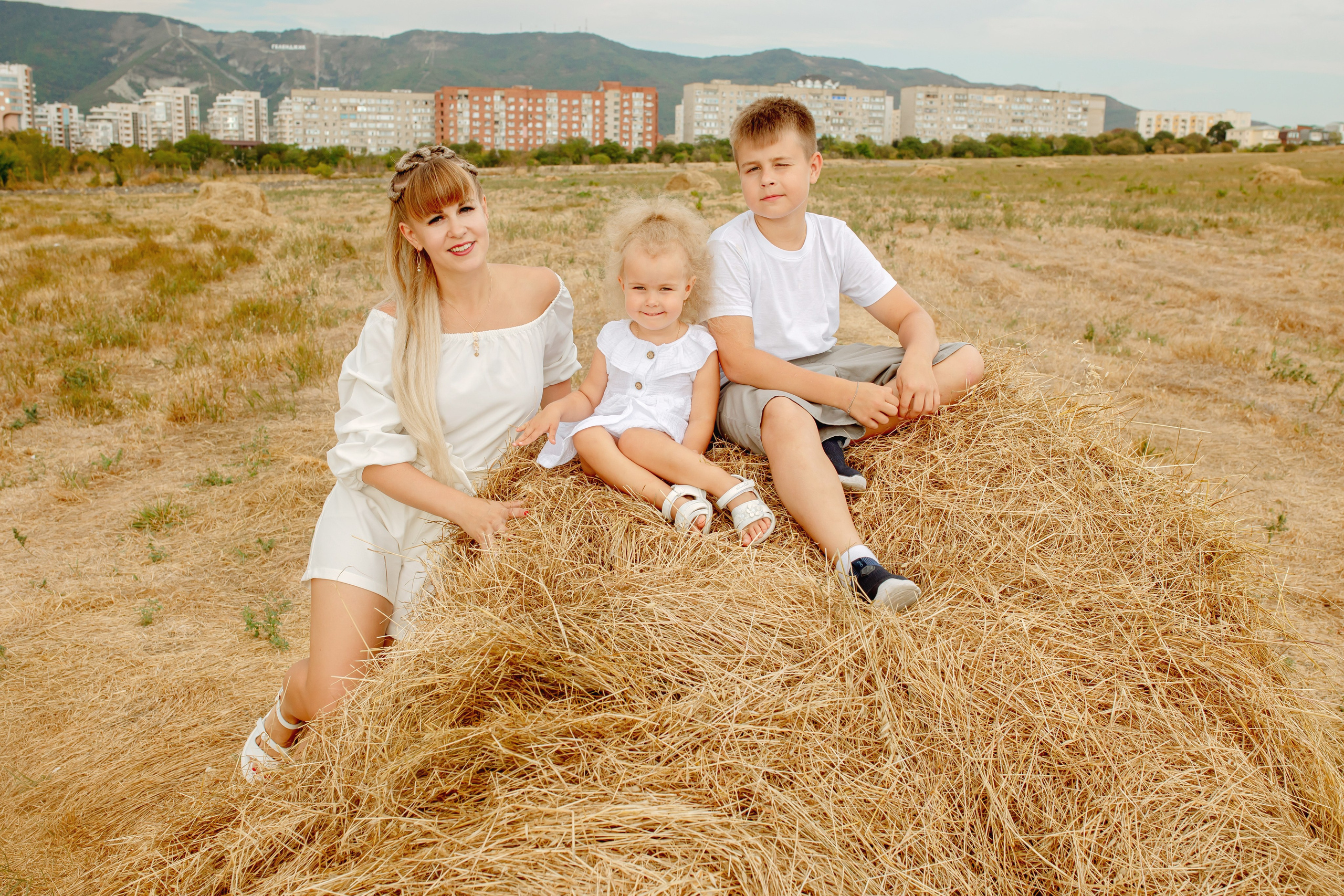 Юлия, Тимур и Вика. Фотограф в Геленджике, Архипо-Осиповке, Абрау-Дюрсо, Кринице Виктория