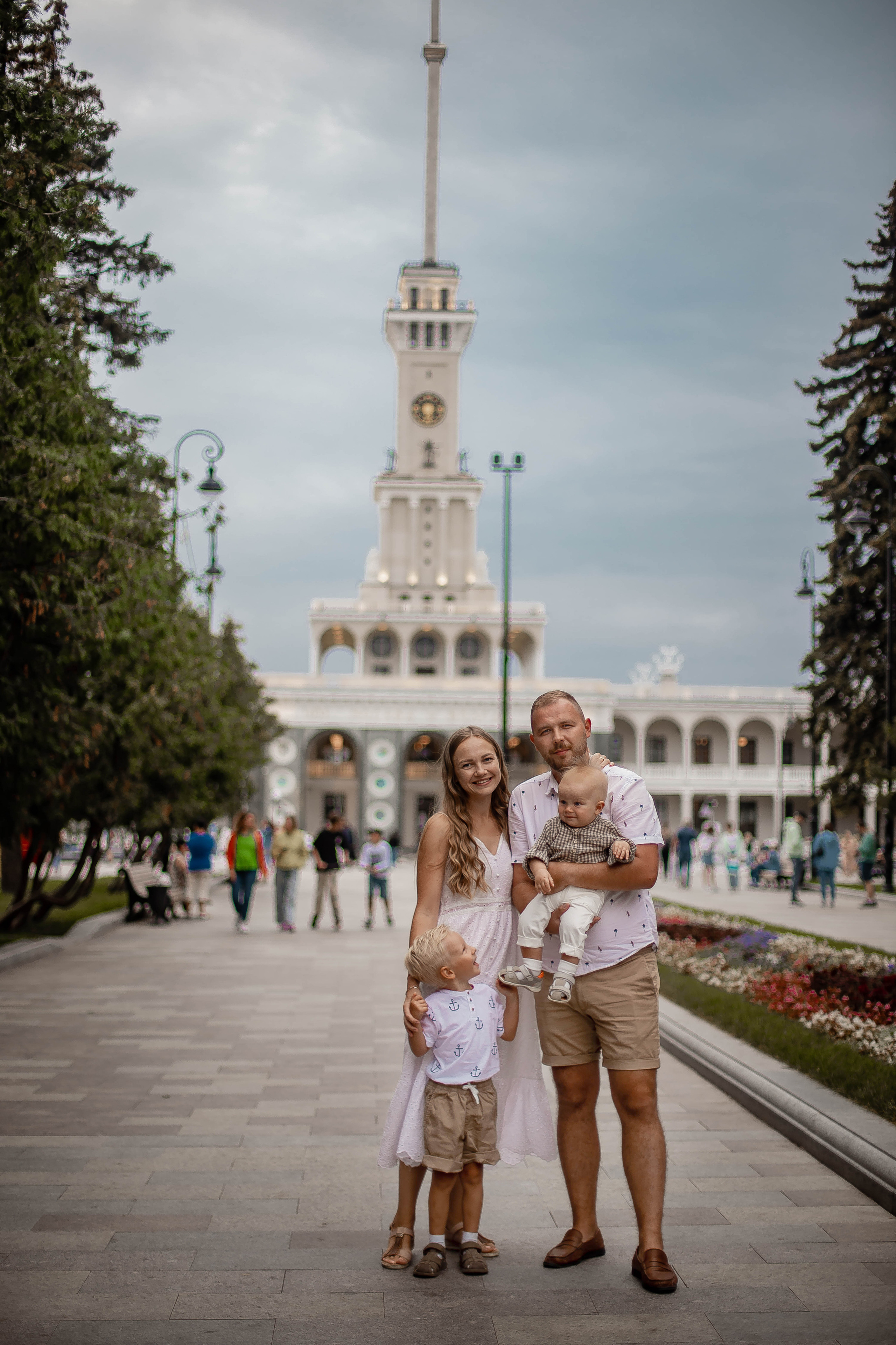 Family.Речной вокзал. Фотограф