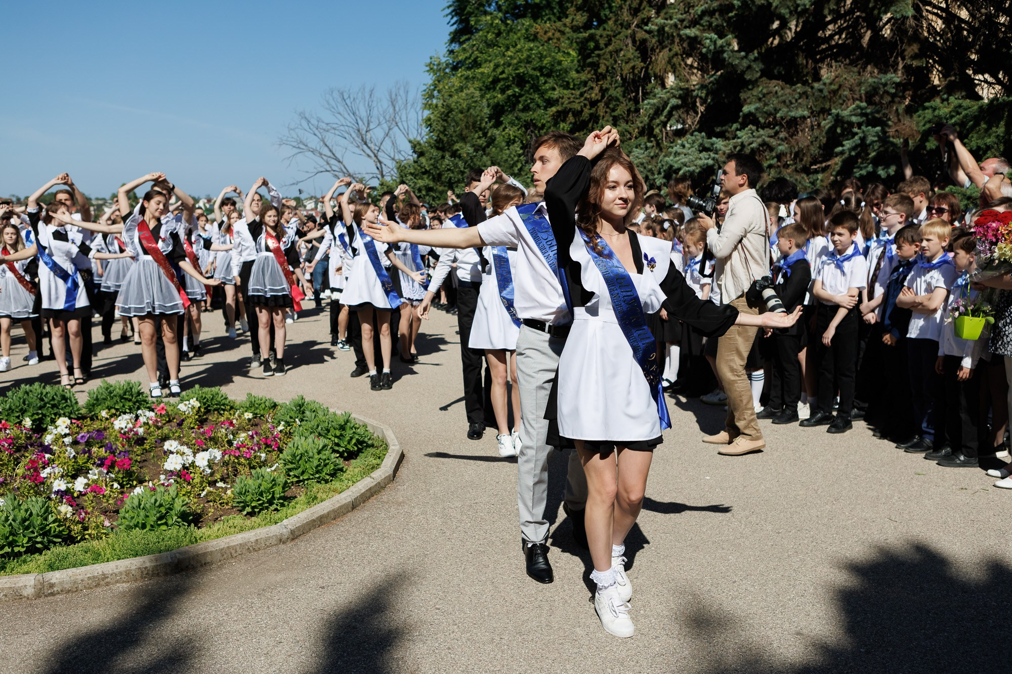 Последний звонок в Гимназии № 1, г. Севастополь. Свадебный фотограф, фотосъемка в Крыму, Севастополе, Симферополе, Ялте
