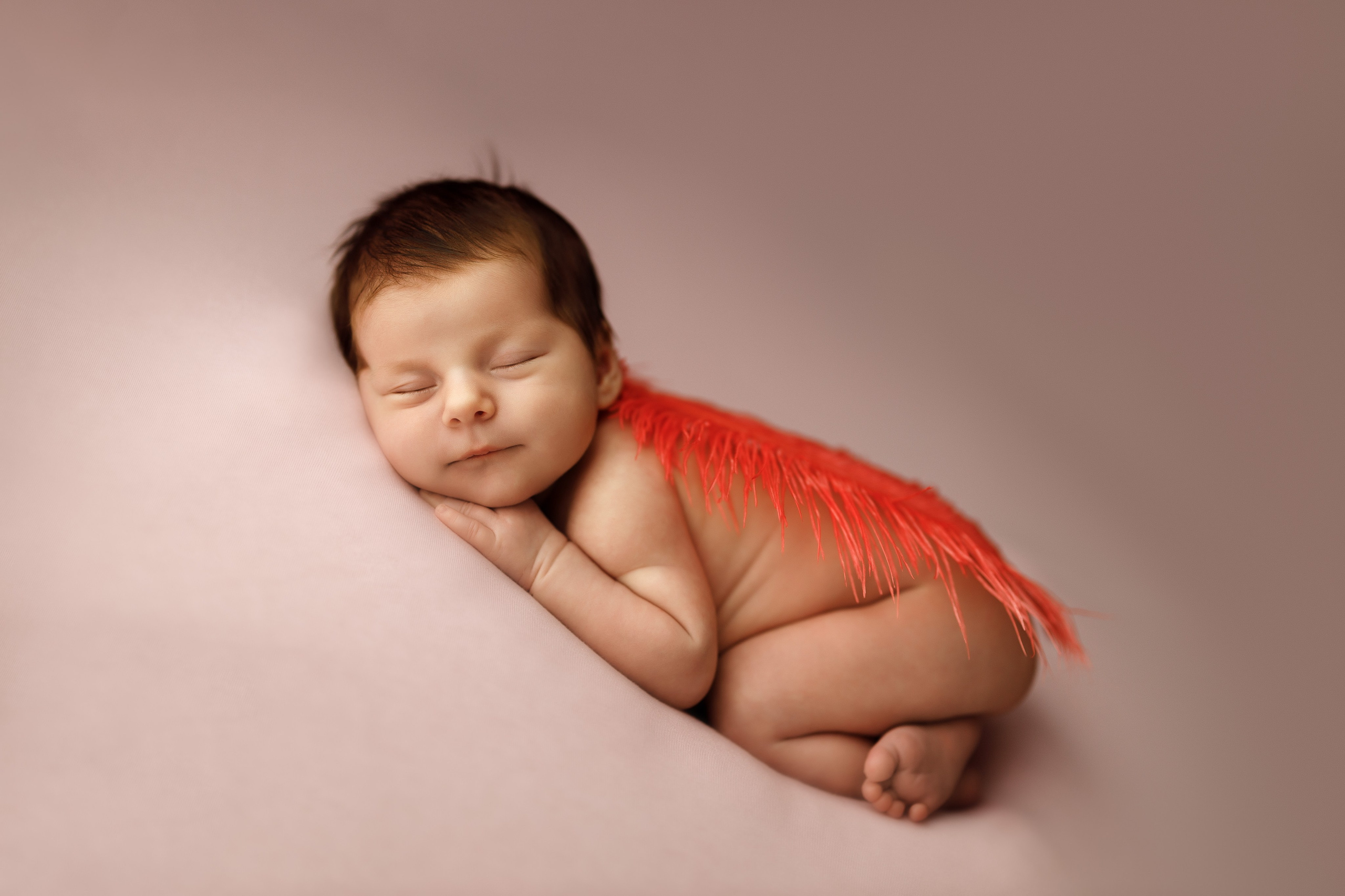 Ньюборн фотосессии в Старом Осколе. Фотостудия для новорожденных в Старом Осколе Гильфановых Юрия и Ольги