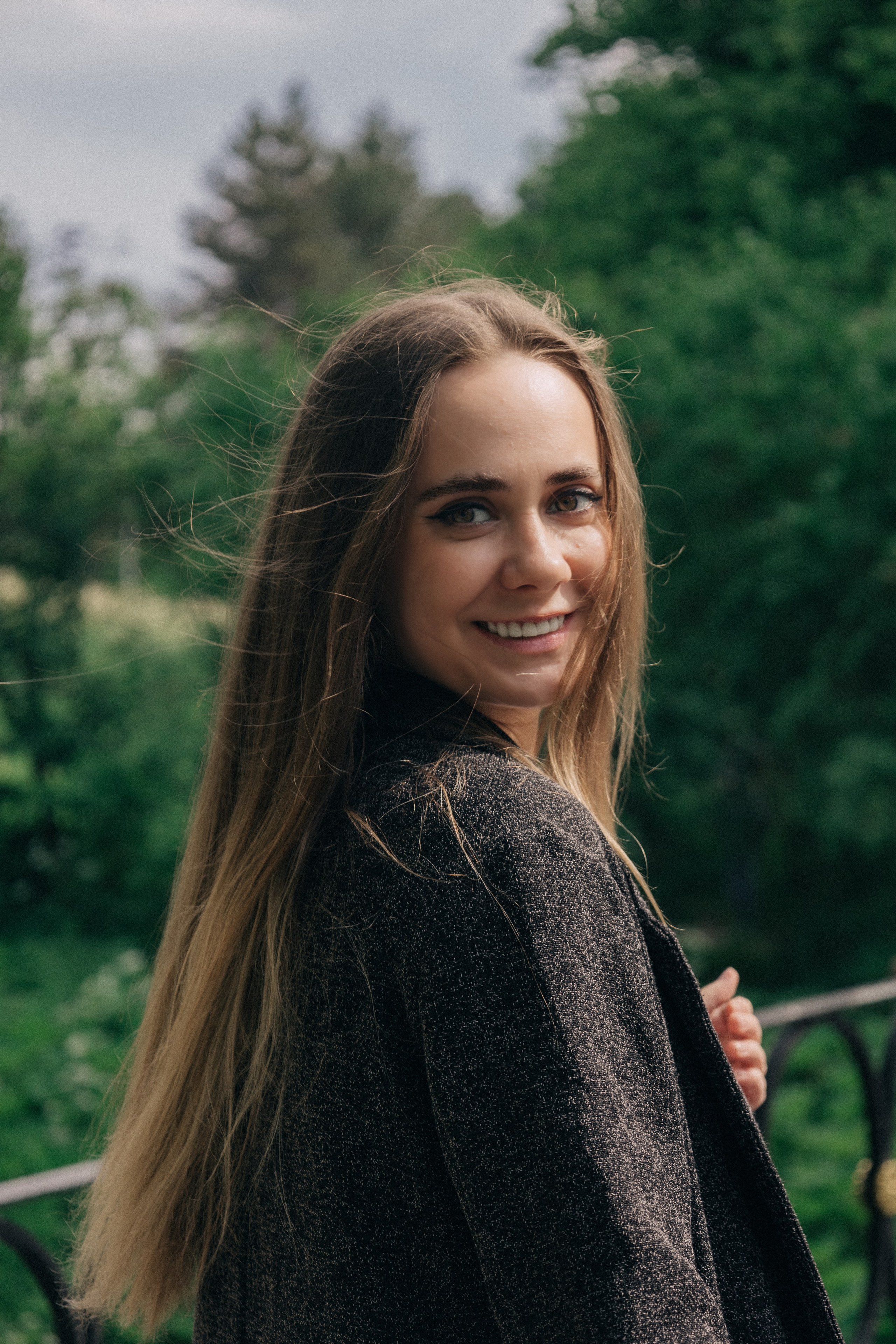 История любви Игоря и Мирославы в Павловском парке. Профессиональный фотограф в Санкт-Петербурге Александр Волосенцев