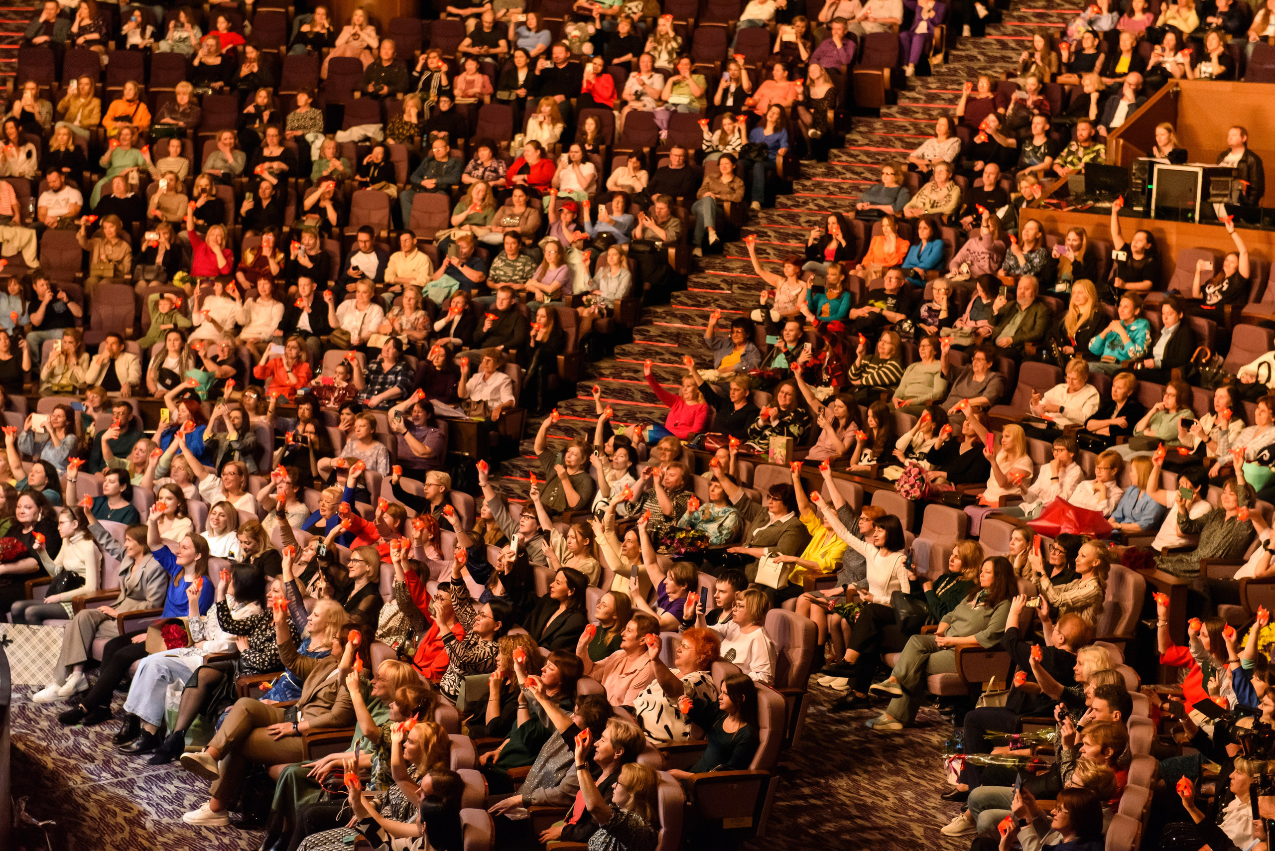 Кирилл Туриченко — Вегас Сити Холл. Бренд-фотограф для экспертов и блогеров в Москве Влада Горбовская