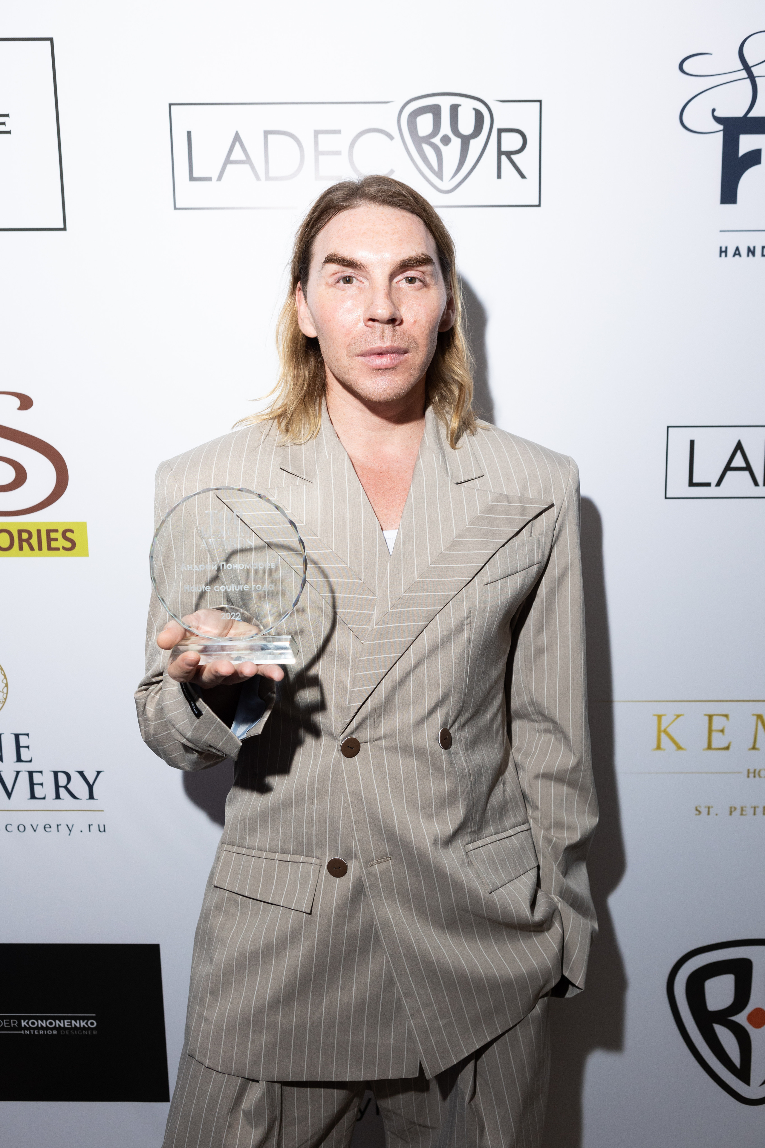 TOP LUXURY AWARD 2022. Светский фотограф — Анисина Ирина