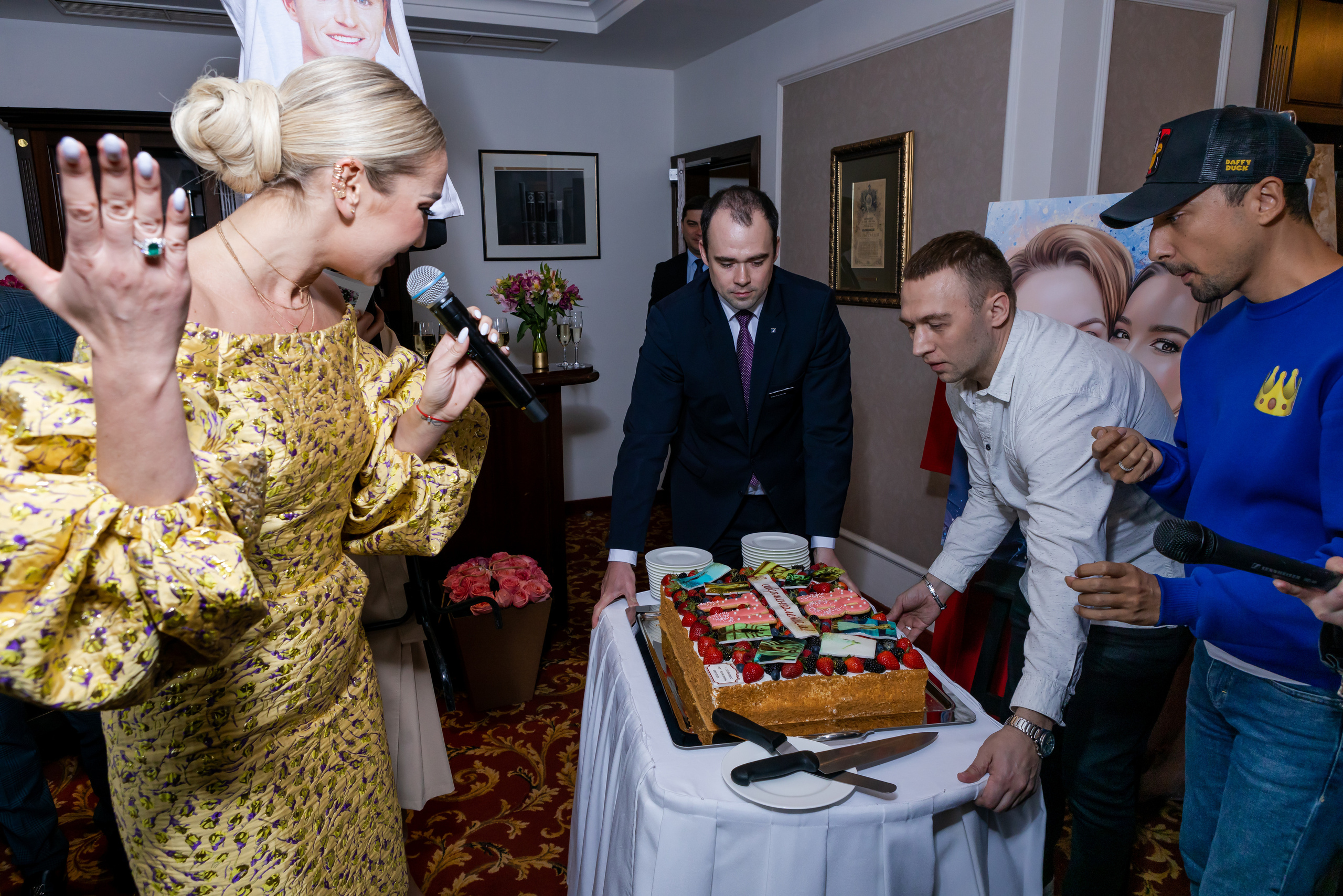 Ольга Бузова — 18 лет на сцене. Светский фотограф — Анисина Ирина