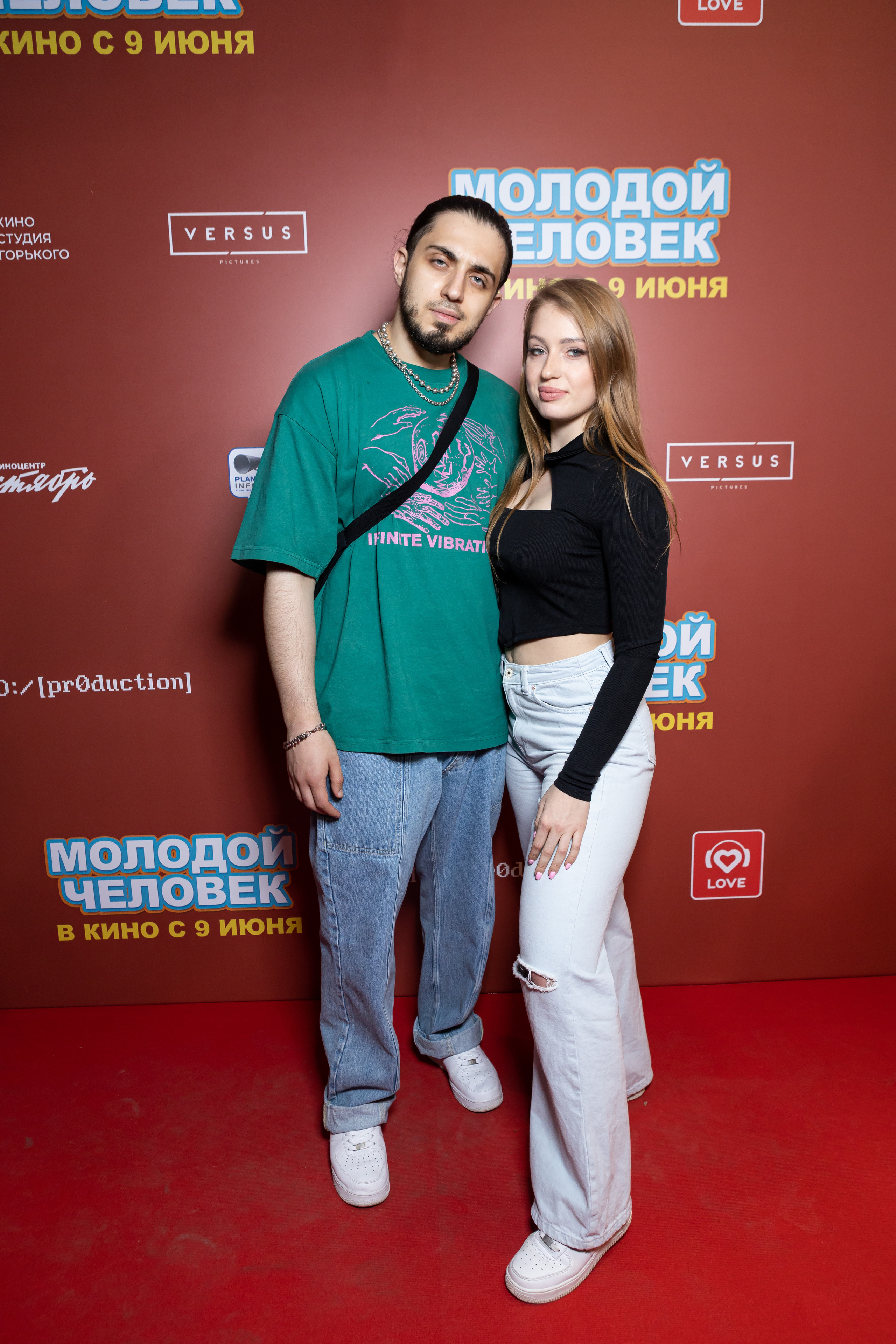 Молодой парень в кинотеатре КАРО ОКТЯБРЬ. Светский фотограф — Анисина Ирина