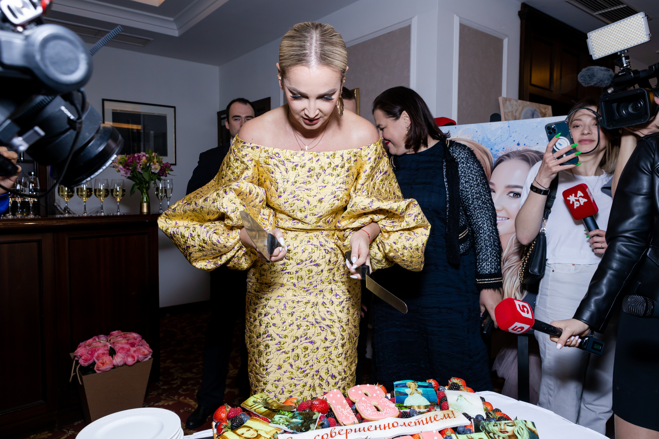 Ольга Бузова — 18 лет на сцене. Светский фотограф — Анисина Ирина