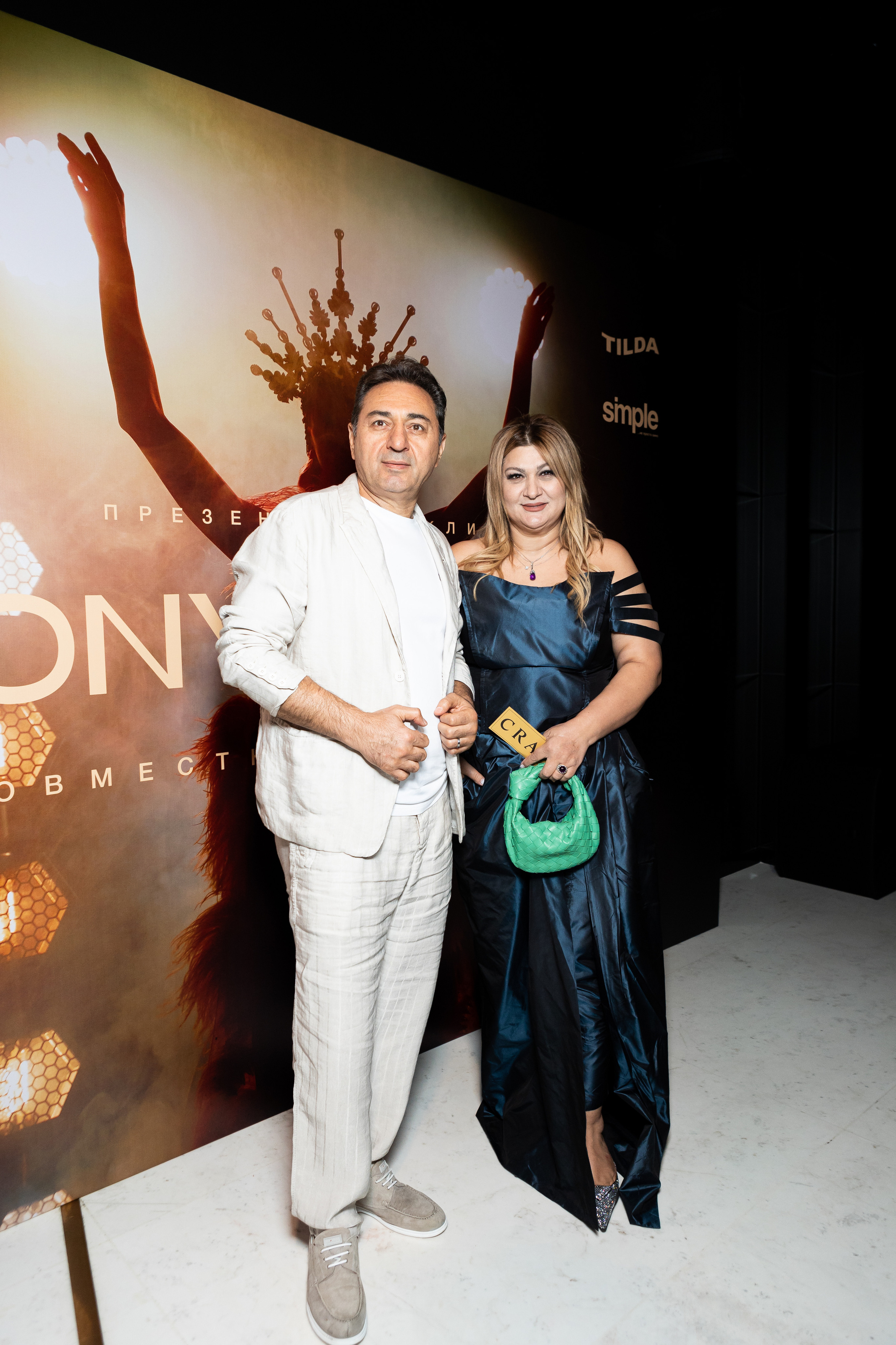 Закрытая презентация клипа JONY ''НИКАК'' в CRAVE. Светский фотограф — Анисина Ирина