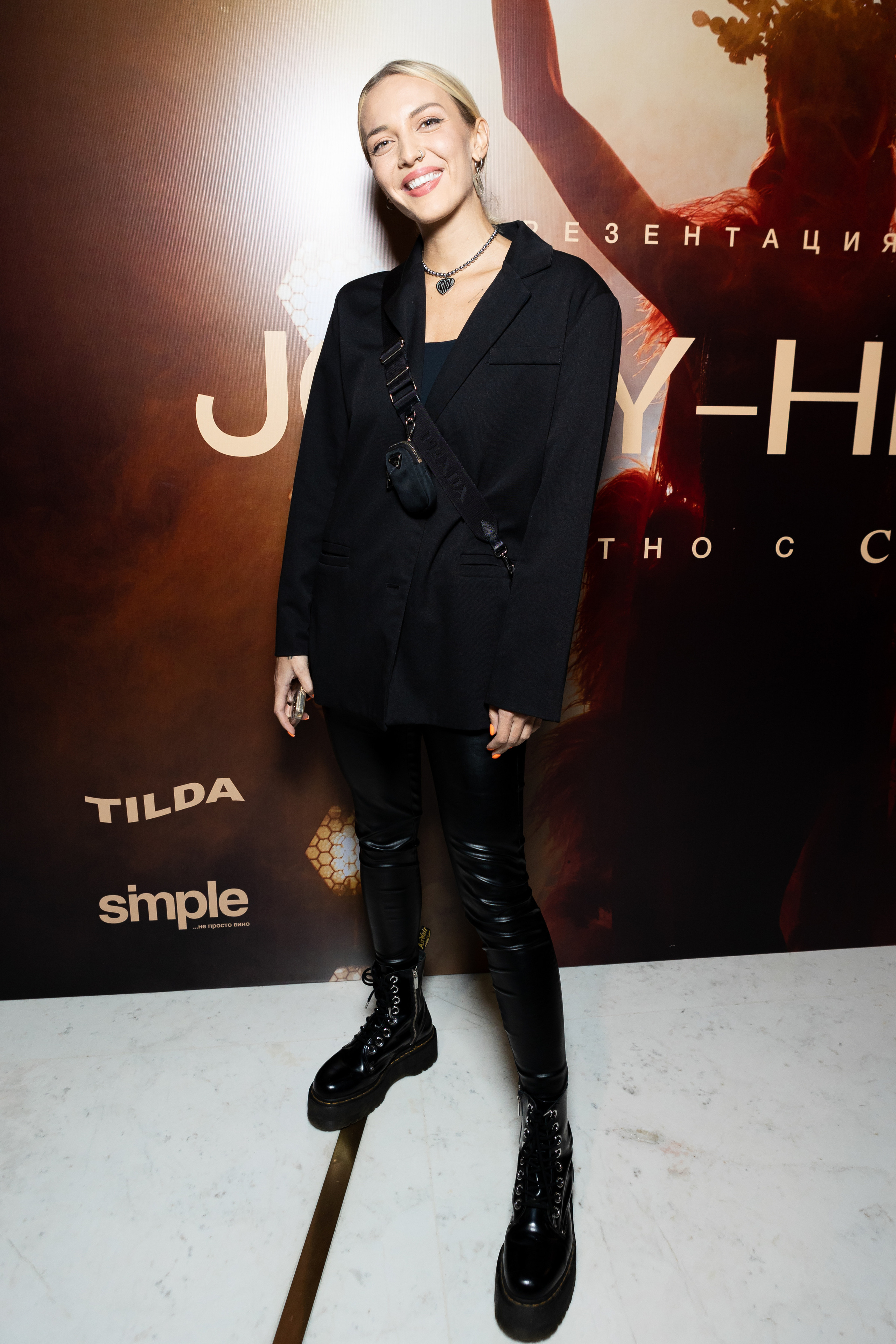 Закрытая презентация клипа JONY ''НИКАК'' в CRAVE. Светский фотограф — Анисина Ирина