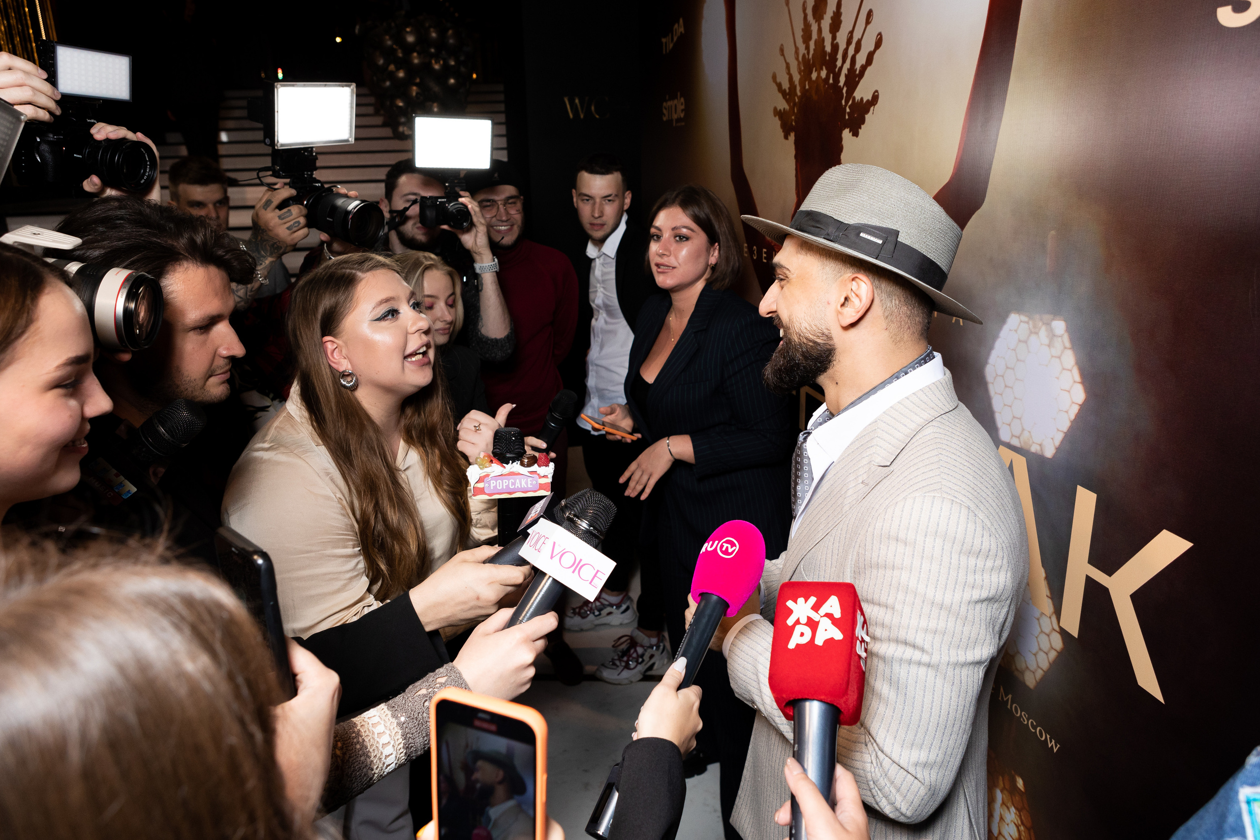 Закрытая презентация клипа JONY ''НИКАК'' в CRAVE. Светский фотограф — Анисина Ирина