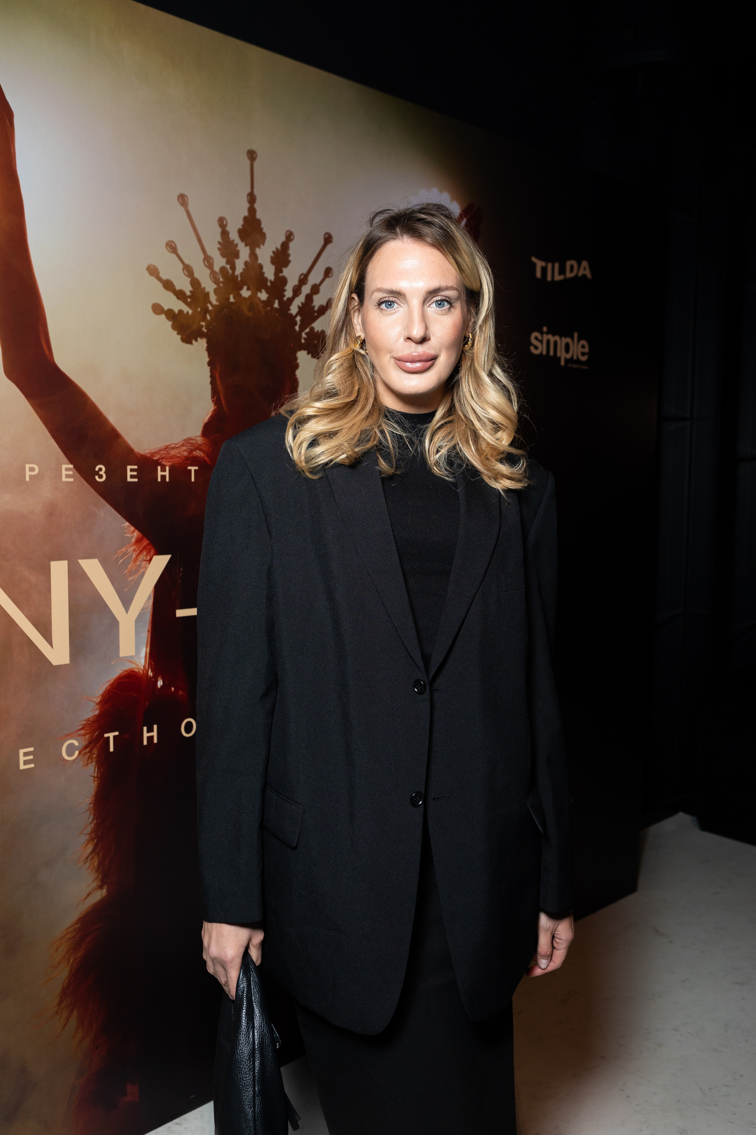 Закрытая презентация клипа JONY ''НИКАК'' в CRAVE. Светский фотограф — Анисина Ирина