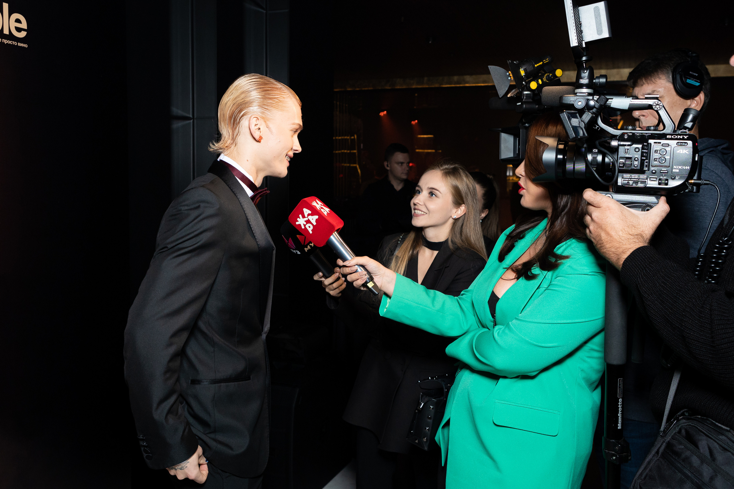 Закрытая презентация клипа JONY ''НИКАК'' в CRAVE. Светский фотограф — Анисина Ирина