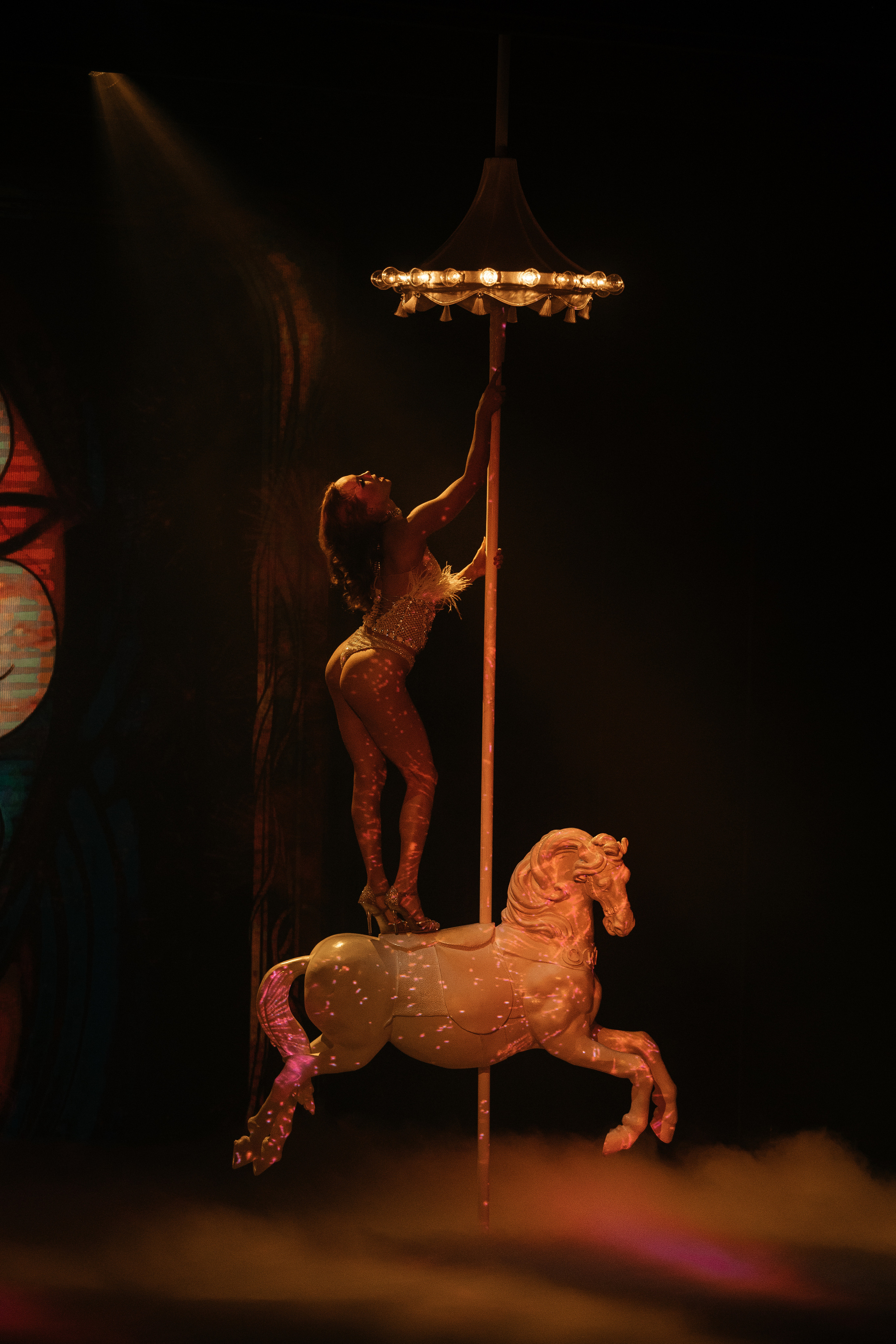 Закрытая презентация клипа JONY ''НИКАК'' в CRAVE. Светский фотограф — Анисина Ирина