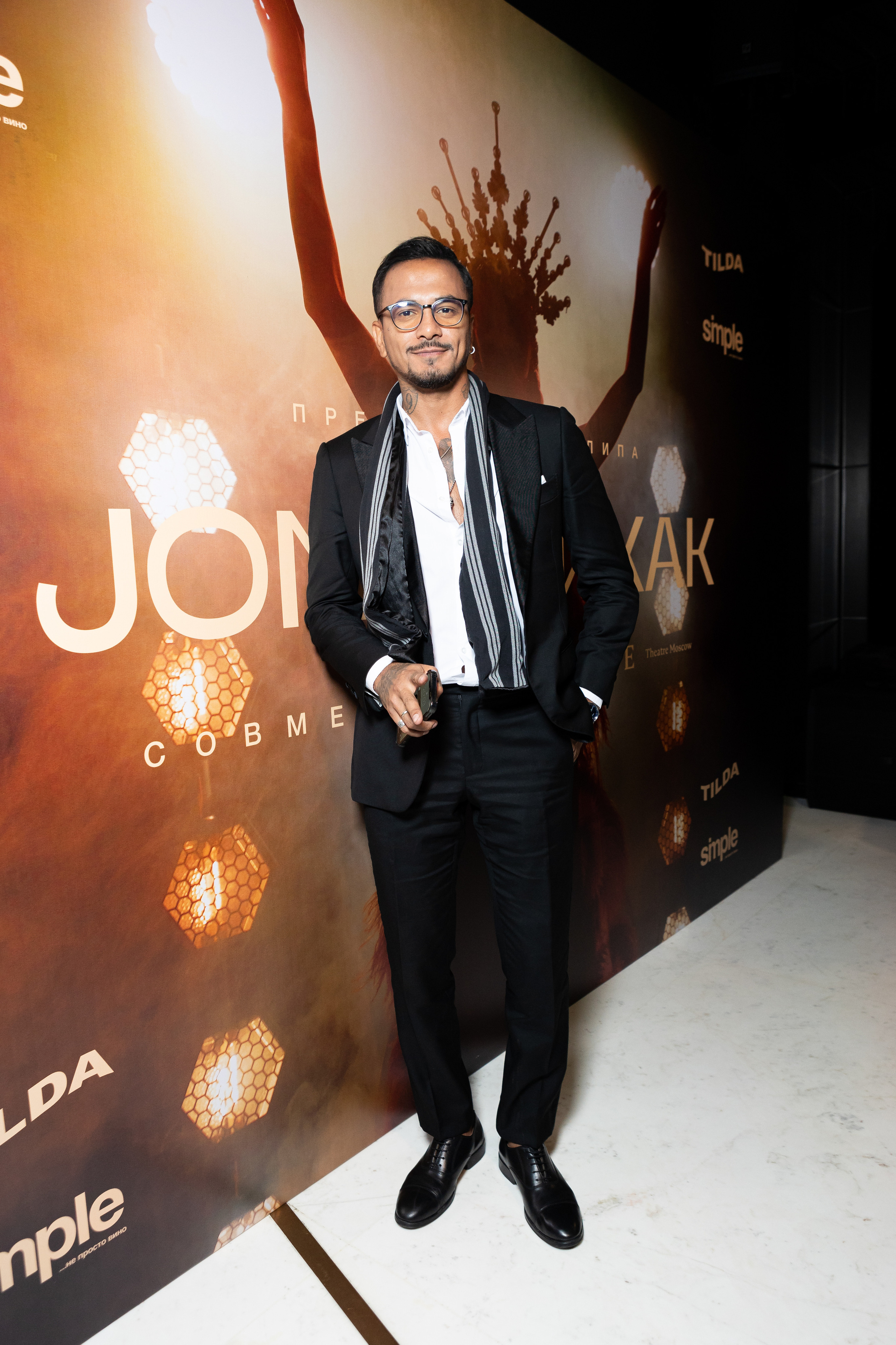 Закрытая презентация клипа JONY ''НИКАК'' в CRAVE. Светский фотограф — Анисина Ирина