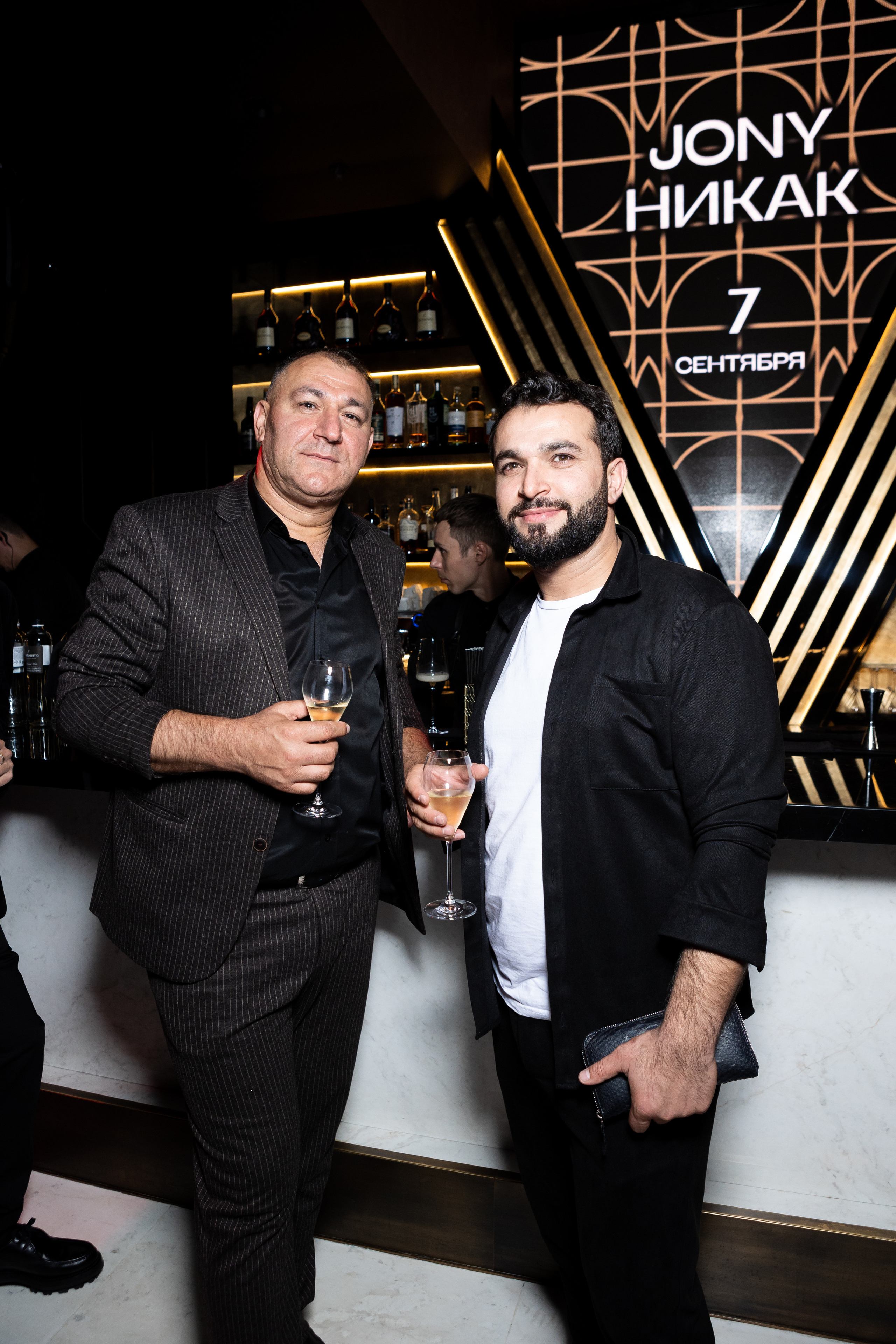 Закрытая презентация клипа JONY ''НИКАК'' в CRAVE. Светский фотограф — Анисина Ирина