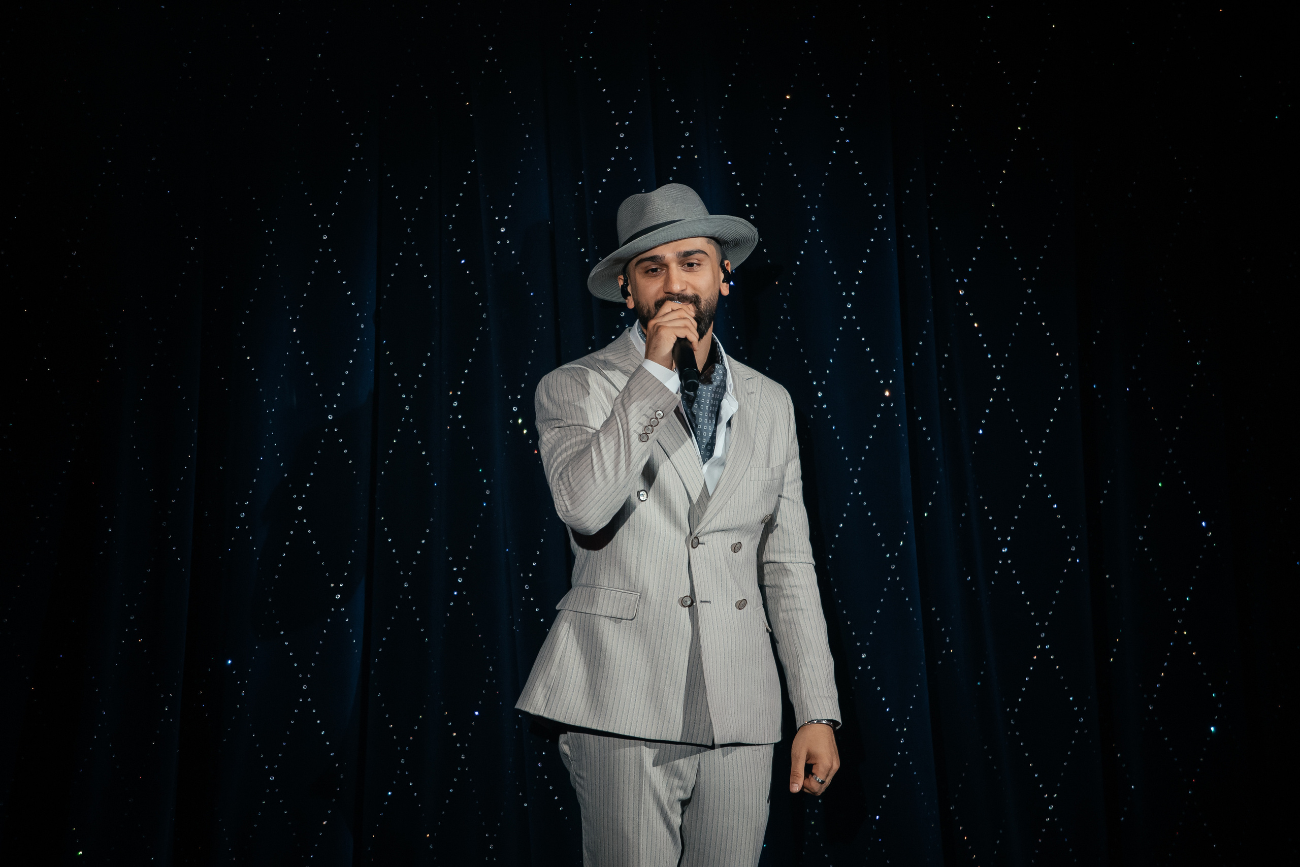 Закрытая презентация клипа JONY ''НИКАК'' в CRAVE. Светский фотограф — Анисина Ирина