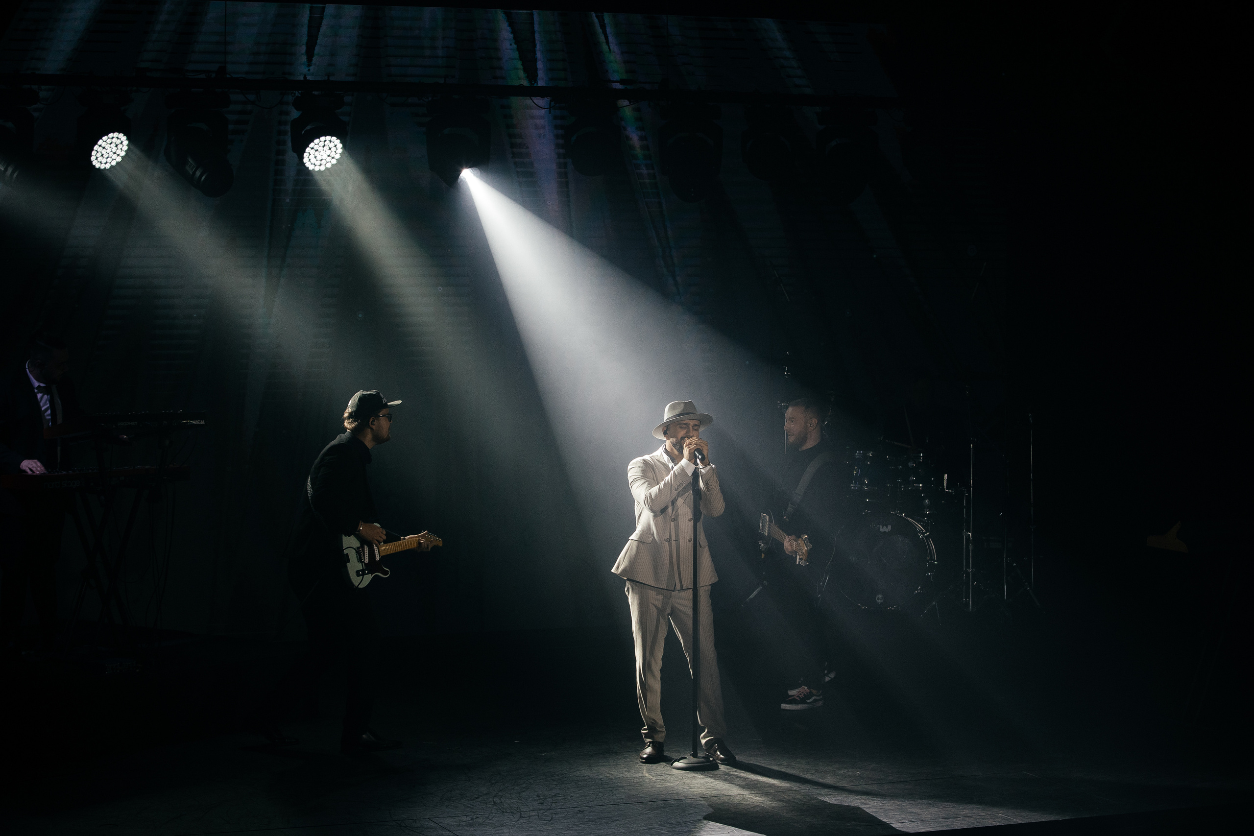 Закрытая презентация клипа JONY ''НИКАК'' в CRAVE. Светский фотограф — Анисина Ирина