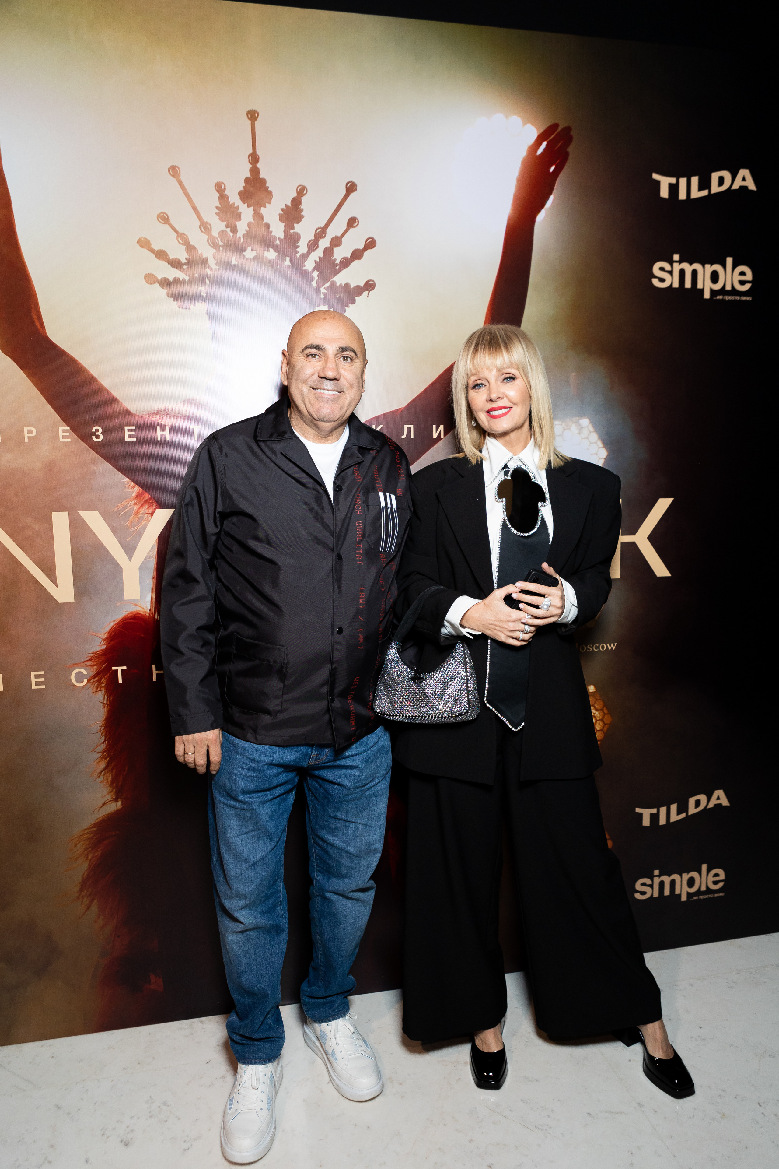 Закрытая презентация клипа JONY ''НИКАК'' в CRAVE. Светский фотограф — Анисина Ирина