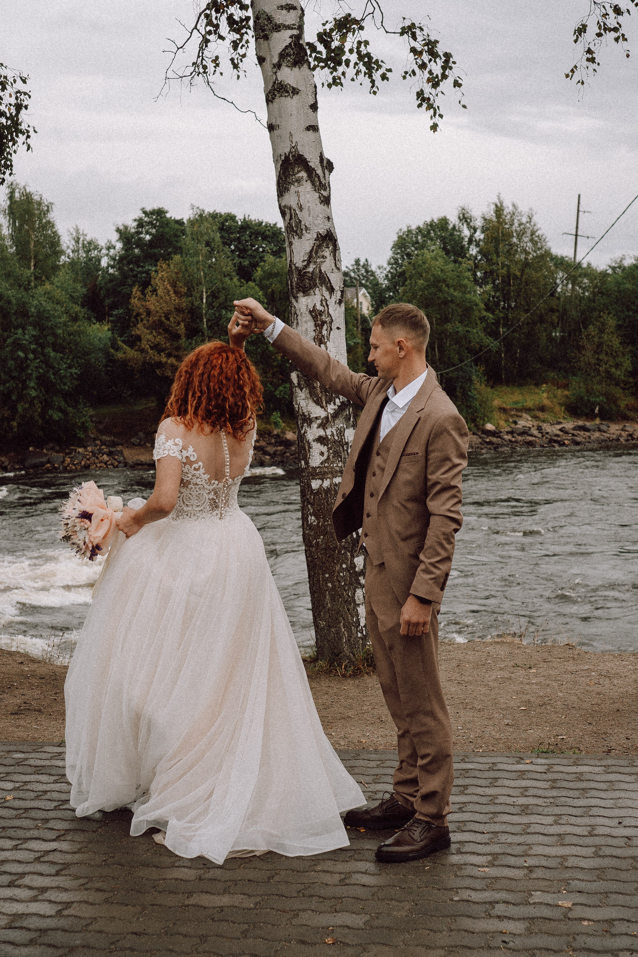 СВАДЕБНАЯ ФОТОСЕССИИЯ ПАРЫ В ГОРОДЕ ПРИОЗЕРСК В СОСНОВОМ ЛЕСУ И С ПИКАПОМ. Профессиональный фотограф, Санкт-Петербург — Виктория Богомолова