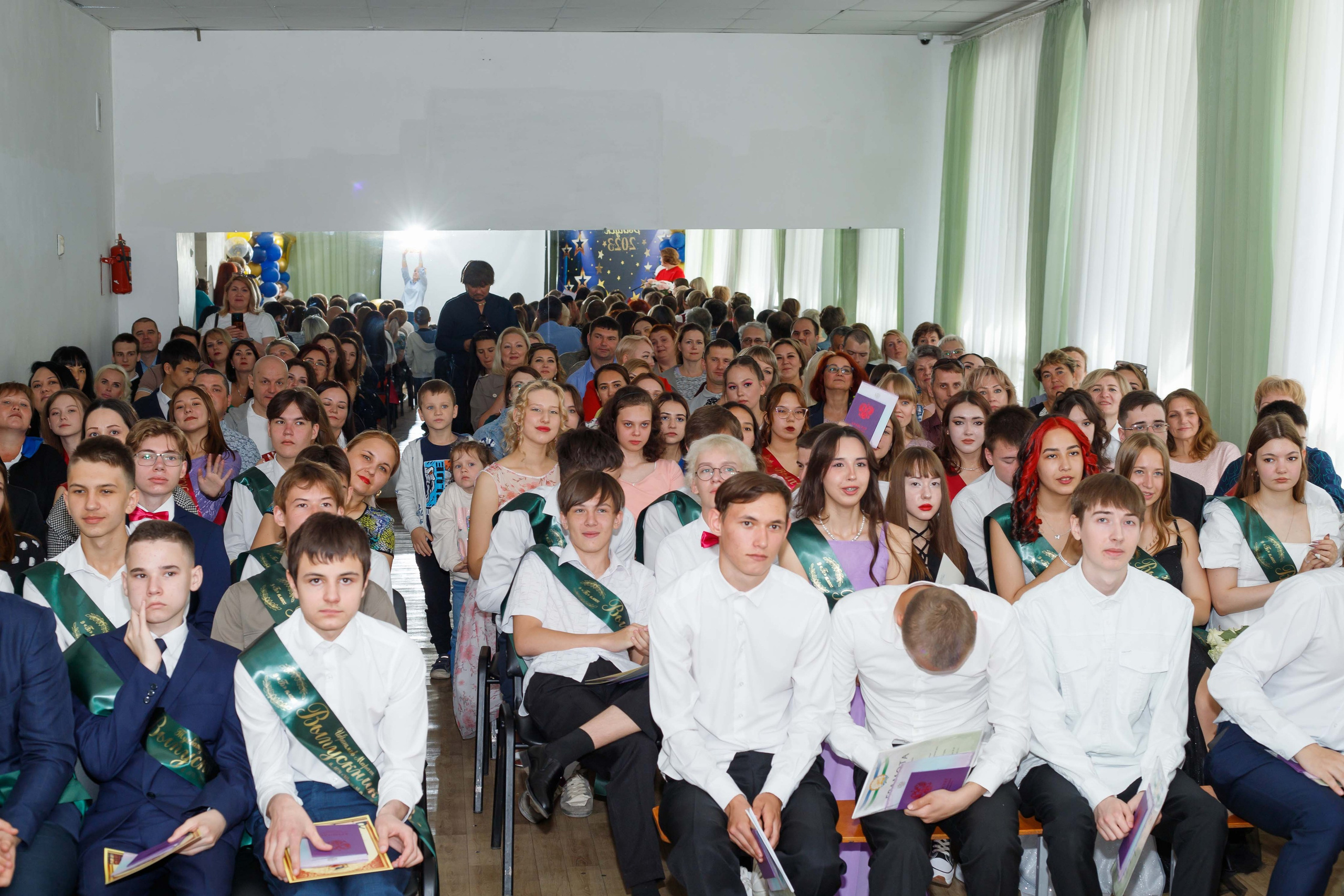 Вручение аттестатов (9 класс). Репортажный Фотограф