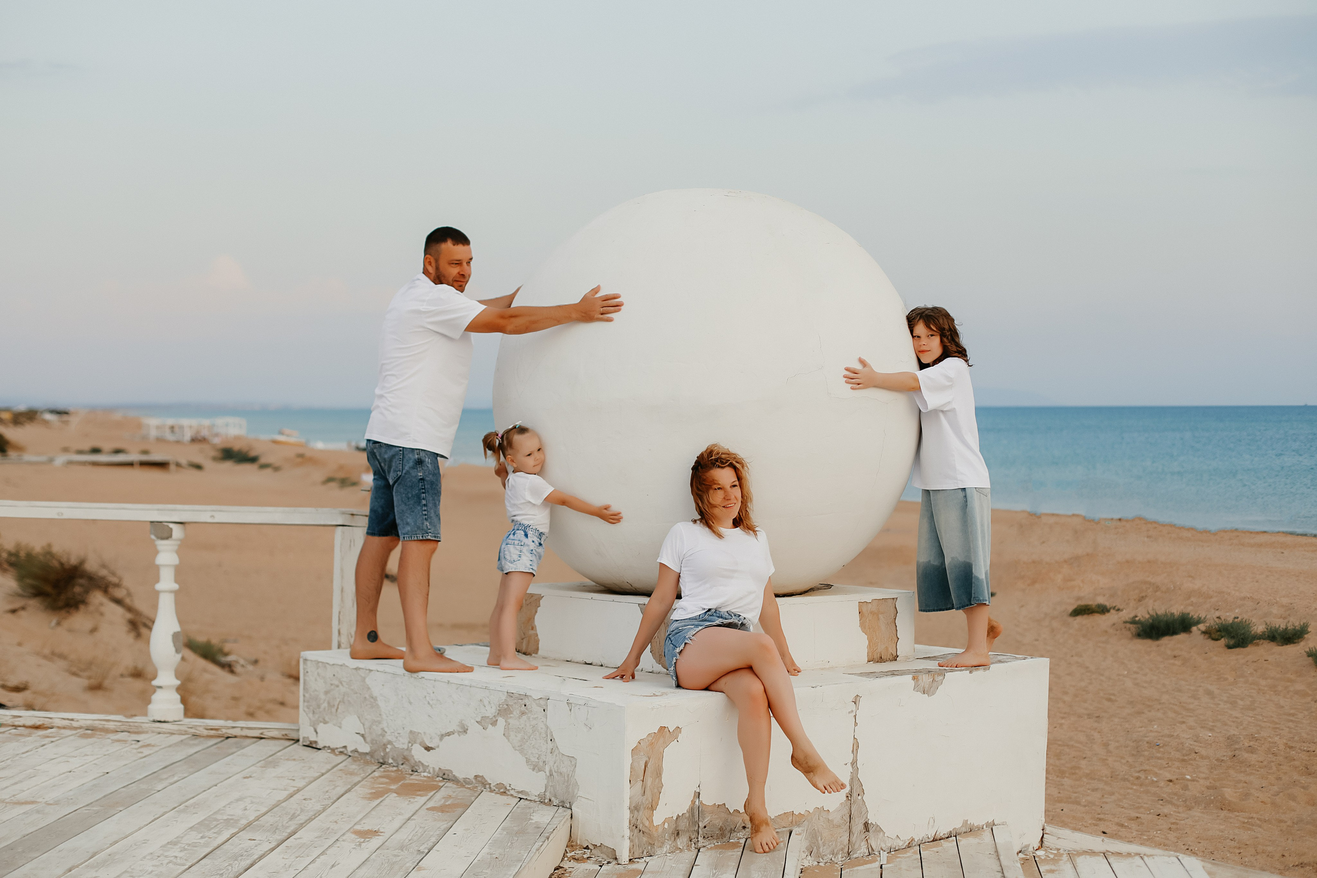 Выездная семейная фотосессия у моря. Https://malovafoto.ru