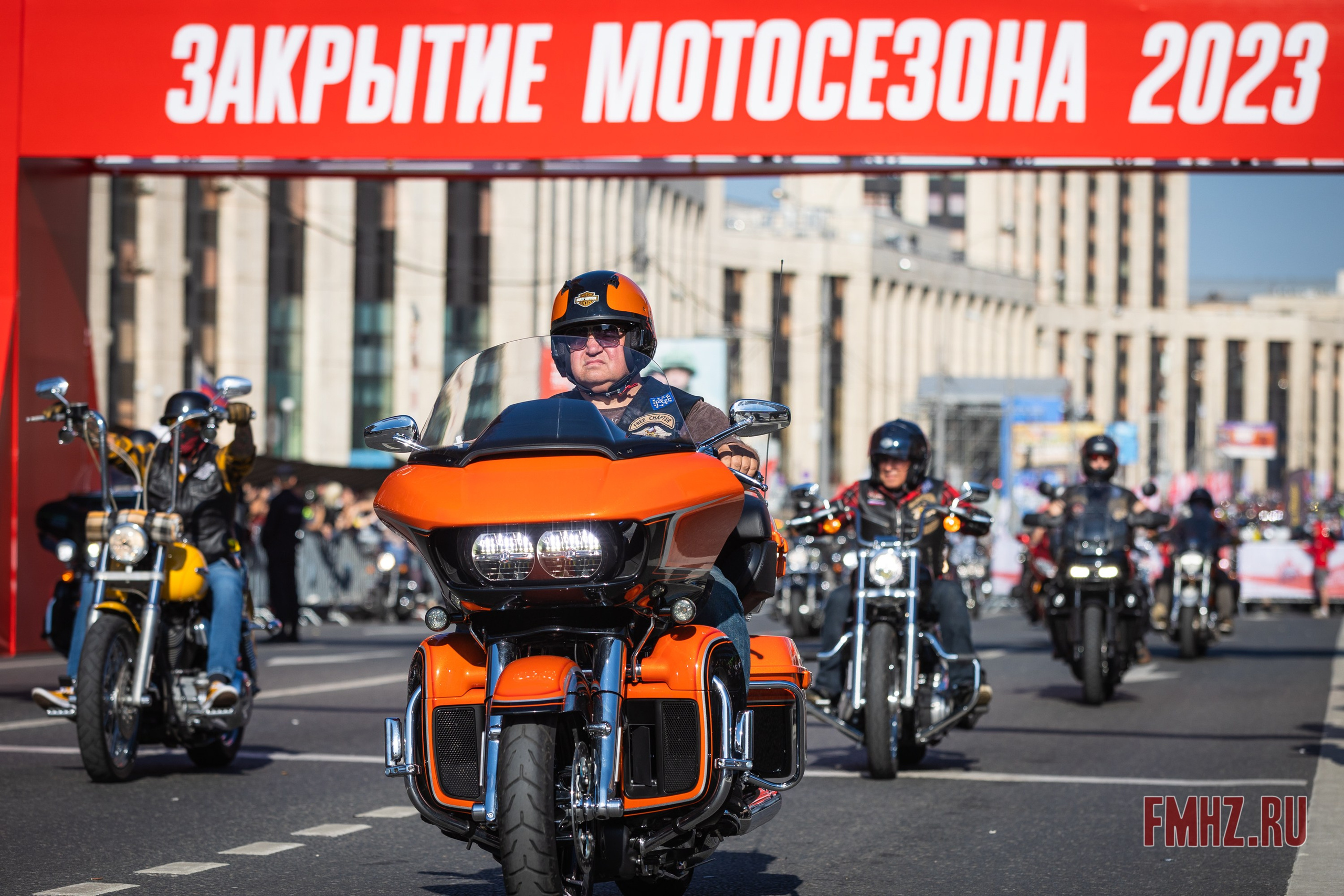 Закрытие Мотосезона 2023 на проспекте Академика Сахарова. Фотограф Владимир Охрименко