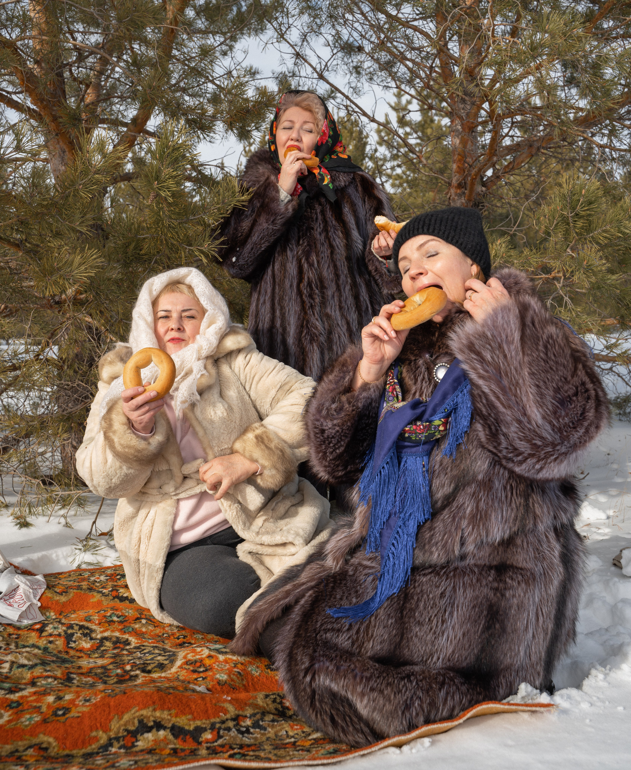 Подружки. ФОТОГРАФ/РУДНЫЙ/КОСТАНАЙ