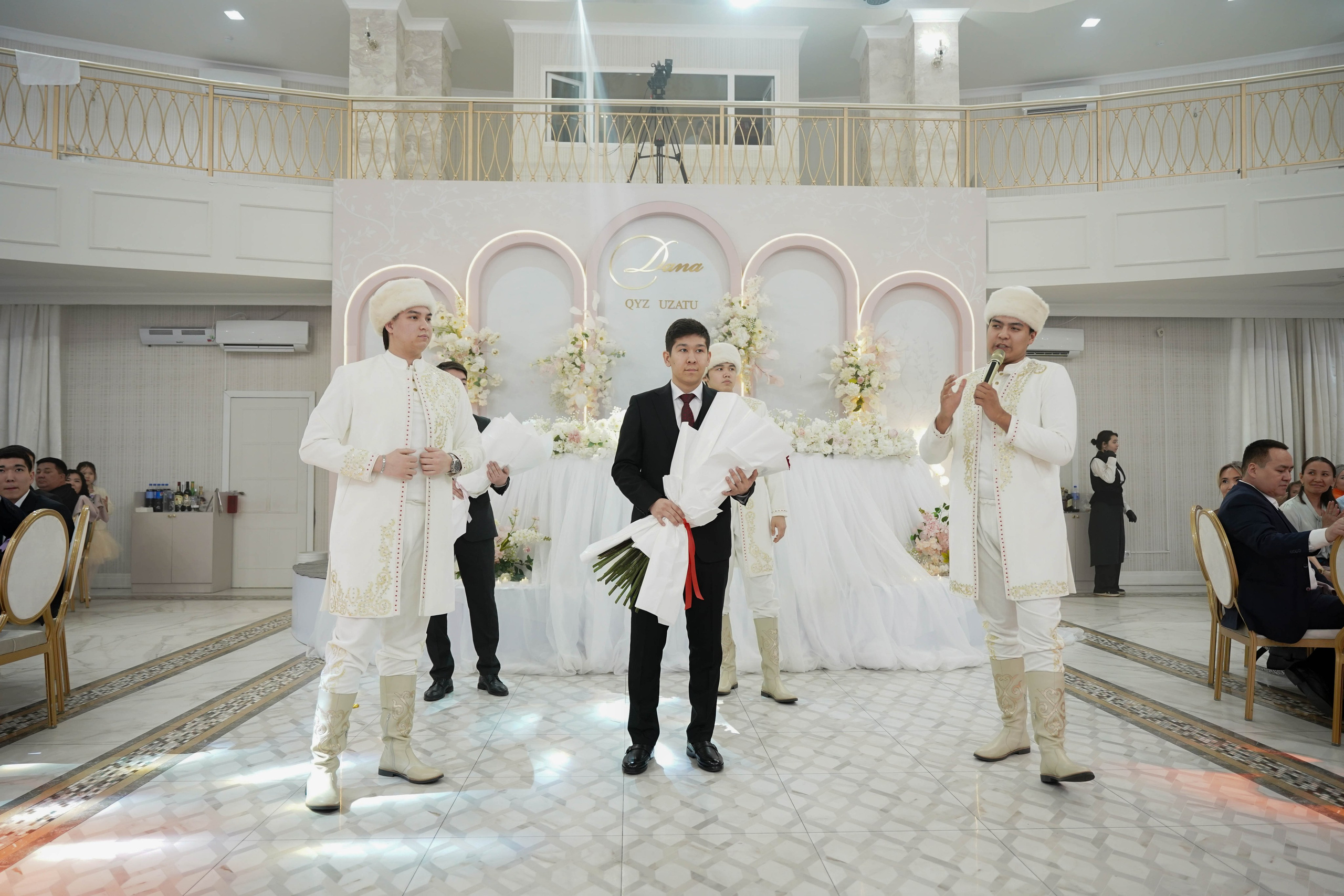 Dana uzatu. Фотограф Ернар Ержанов