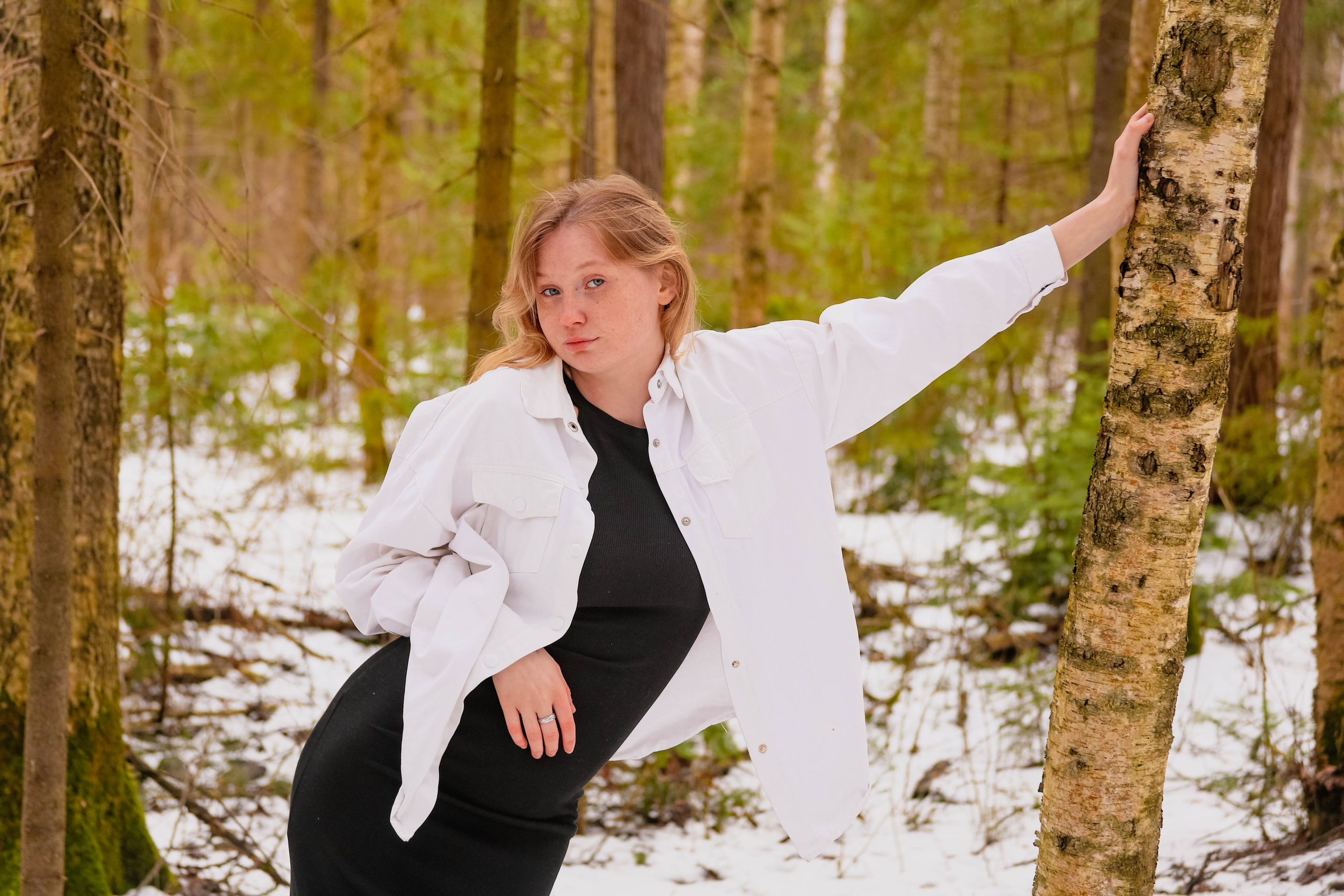 Диана на снегу босиком. Фотограф Пермь. Фотосессия в фотостудии Перми и на свежем воздухе