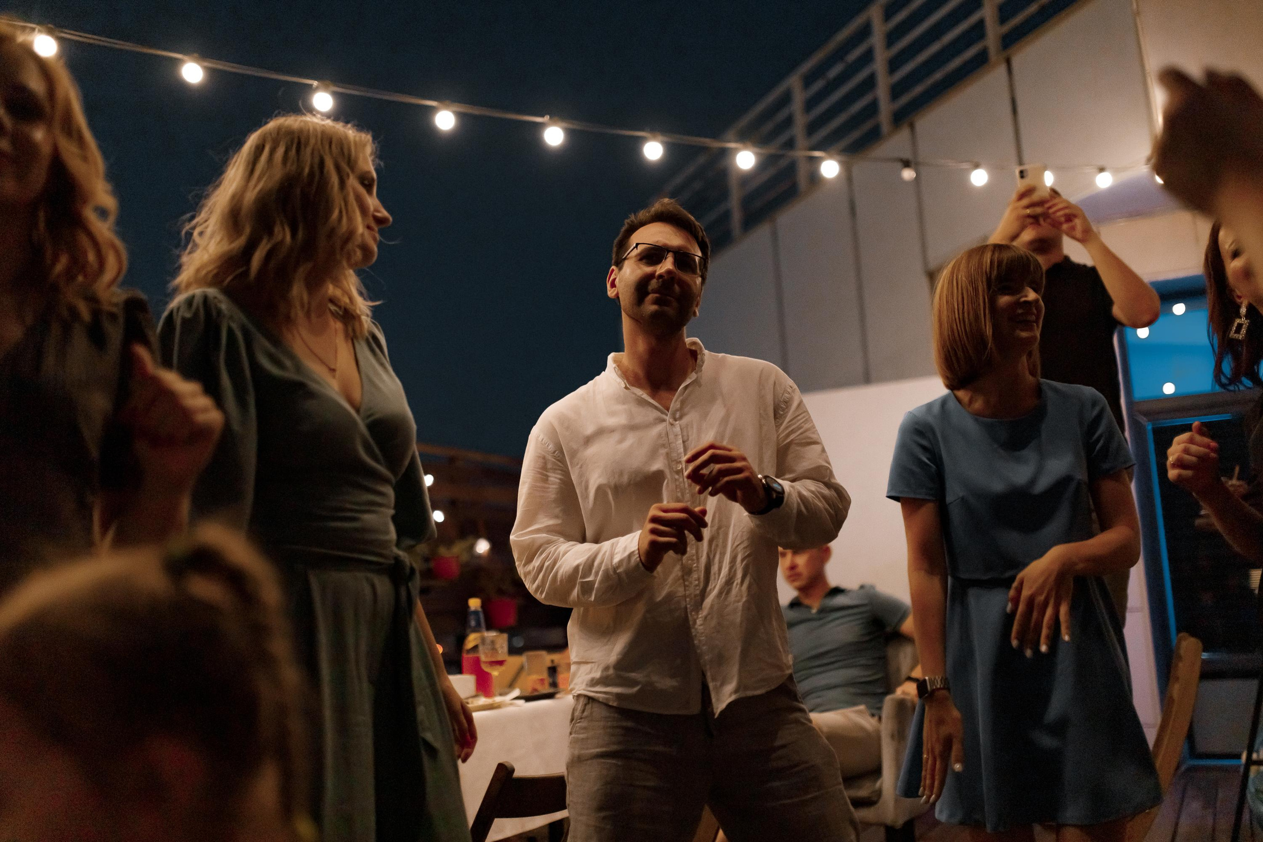 День рождения Марины на террасе. Фотограф Виталий Вязьмикин