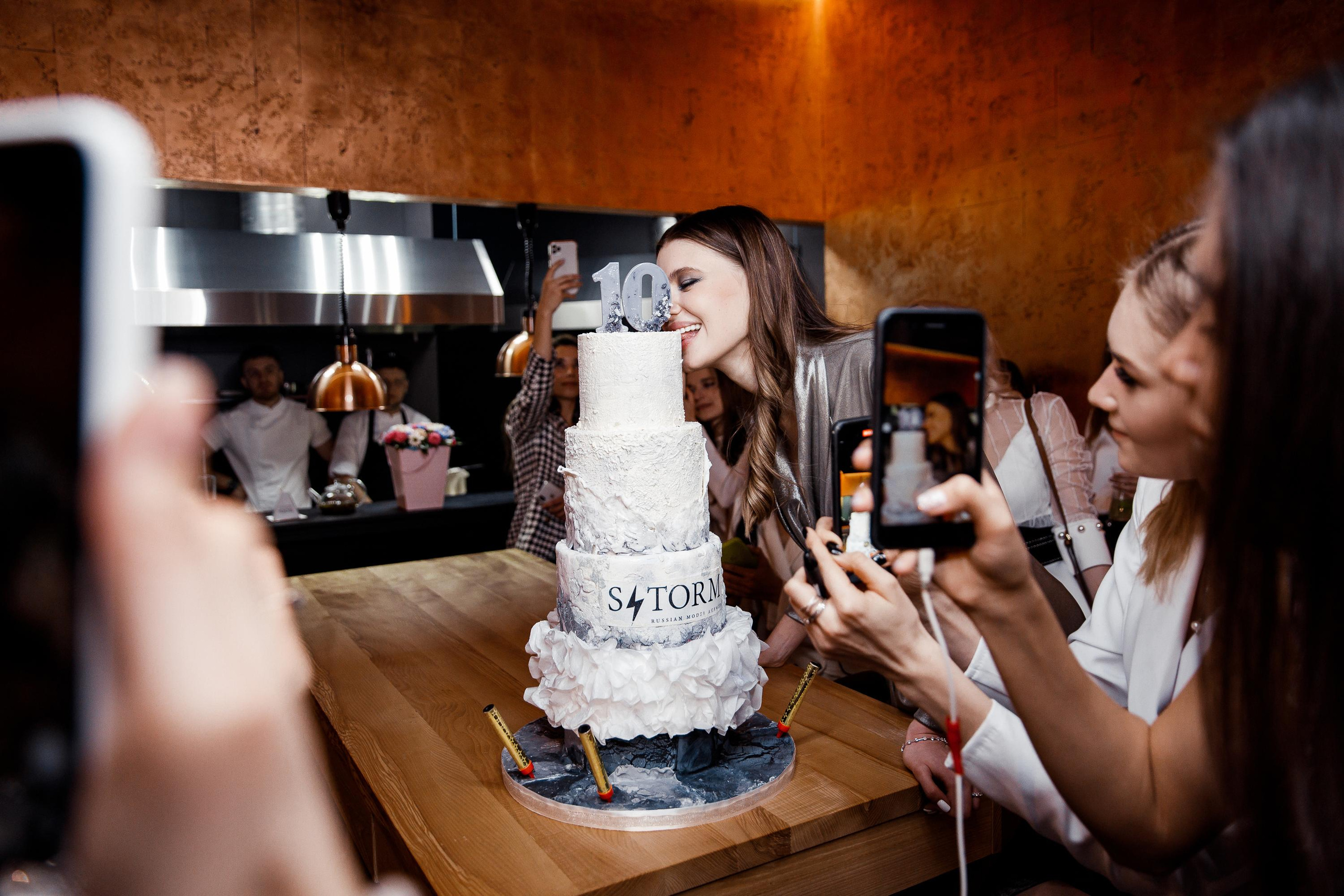 Модельному агенству Шторм 10 лет!. Фотограф Виталий Вязьмикин