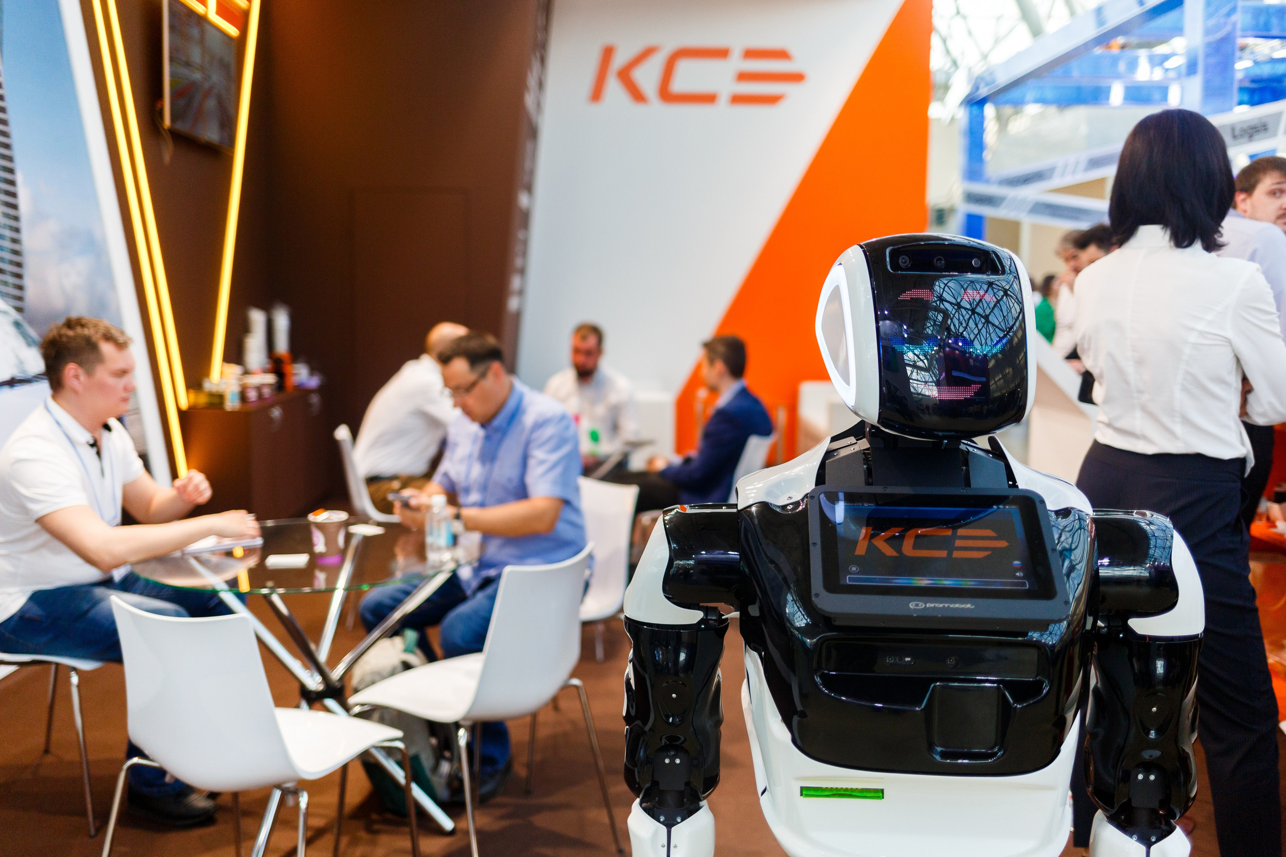 Обзор работы стенда Курьер-сервис. Репортажный фотограф Борис Геер