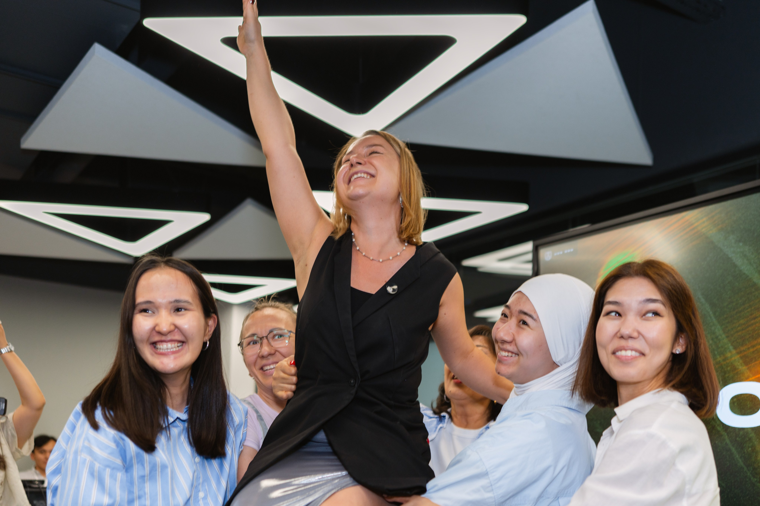 OZAT. Профессиональная съемка в Алматы