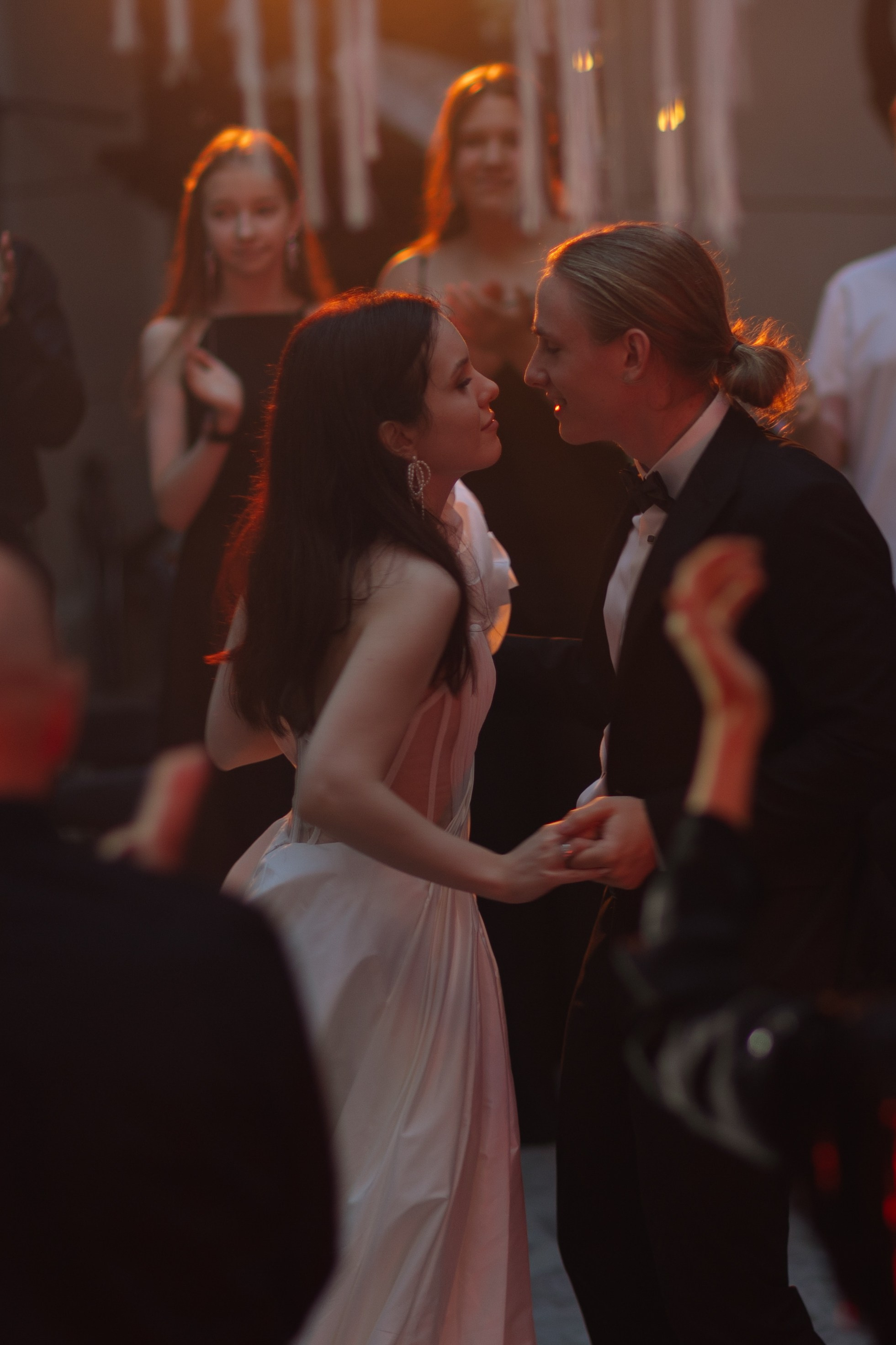 Артем и Анастасия: свадьба с танцами в замке. @dariazphoto свадебный фотограф