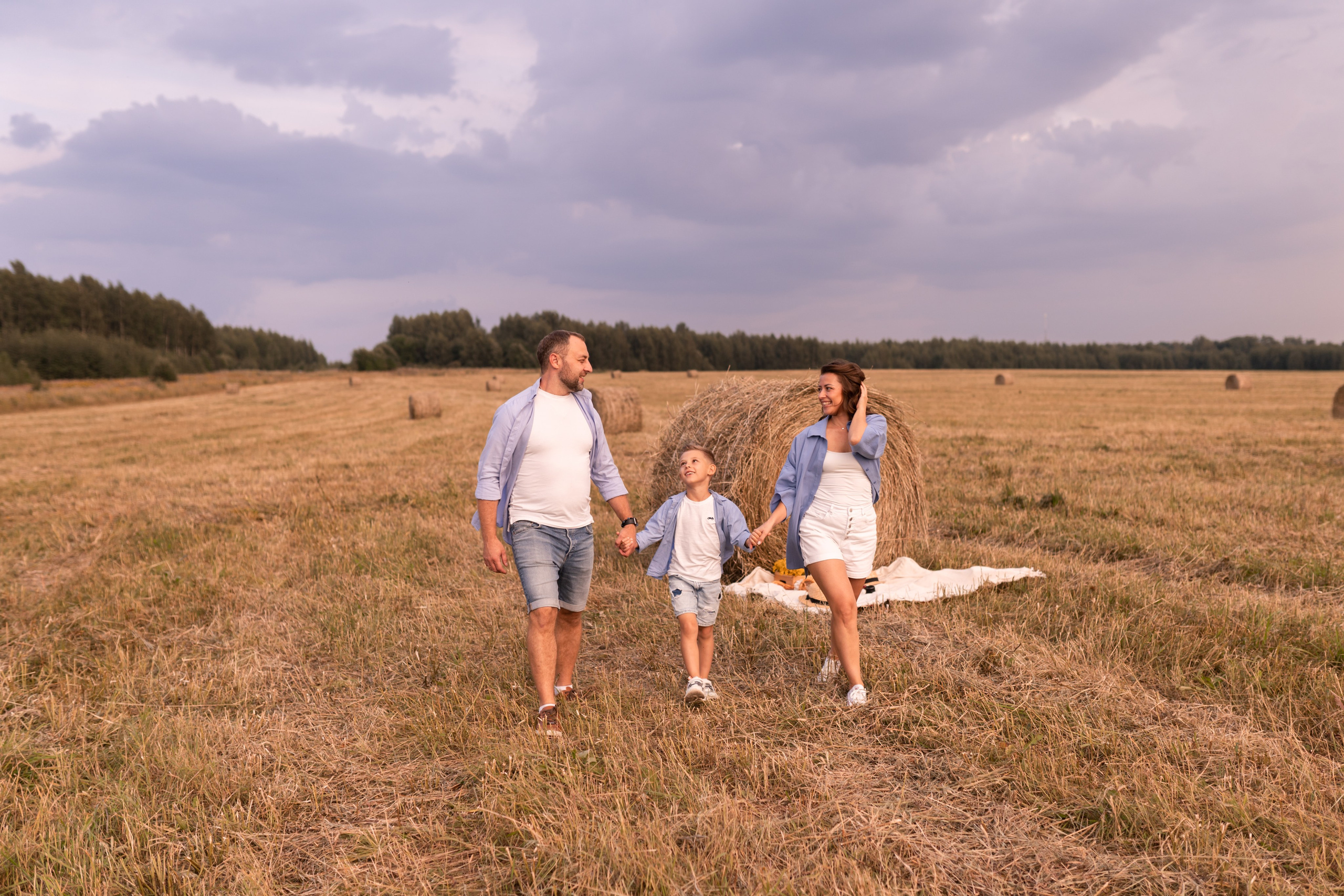 Фотосессия в стогах. Семейный и детский фотограф Долгопрудный, Мария Кухтарова