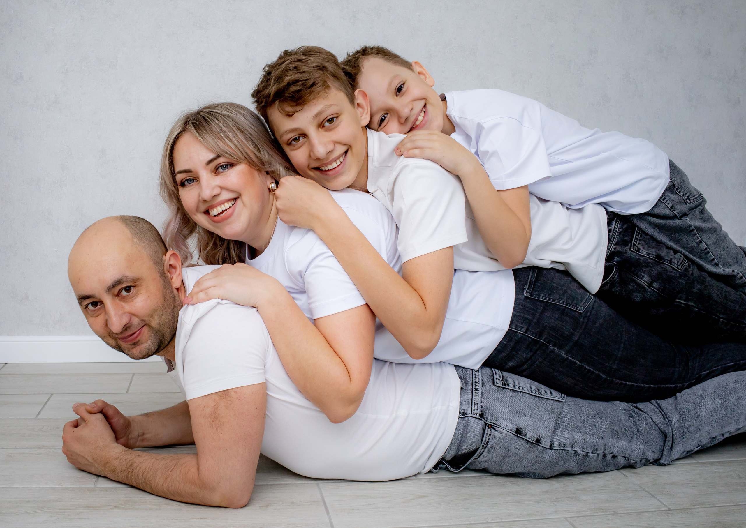 Семейная фотосессия выездная. Фотограф новорожденных в Екатеринбурге