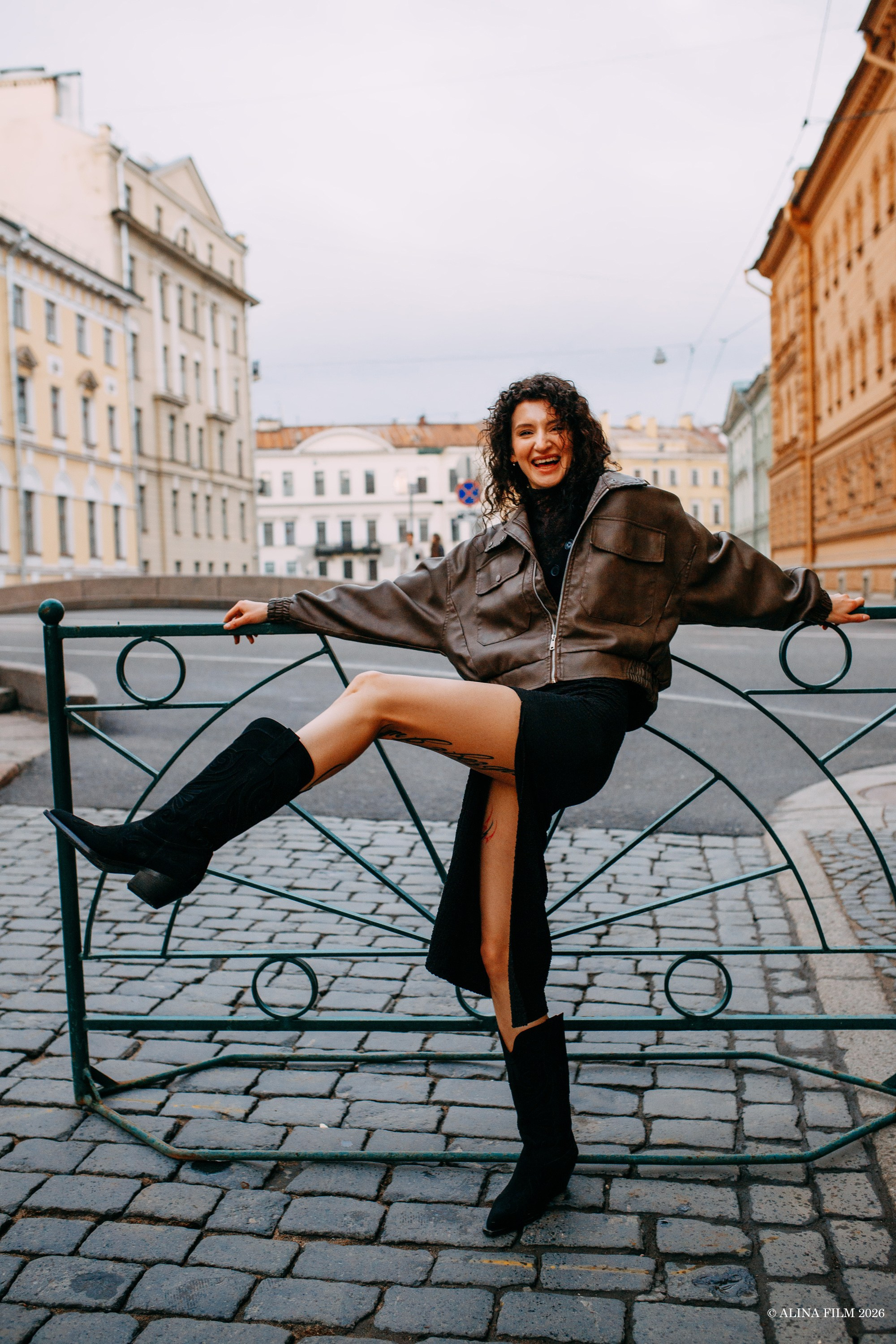 Фотопрогулка у Эрмитажа и Лебяжьей канавки. Фотограф в Санкт-Петербурге Alina Film