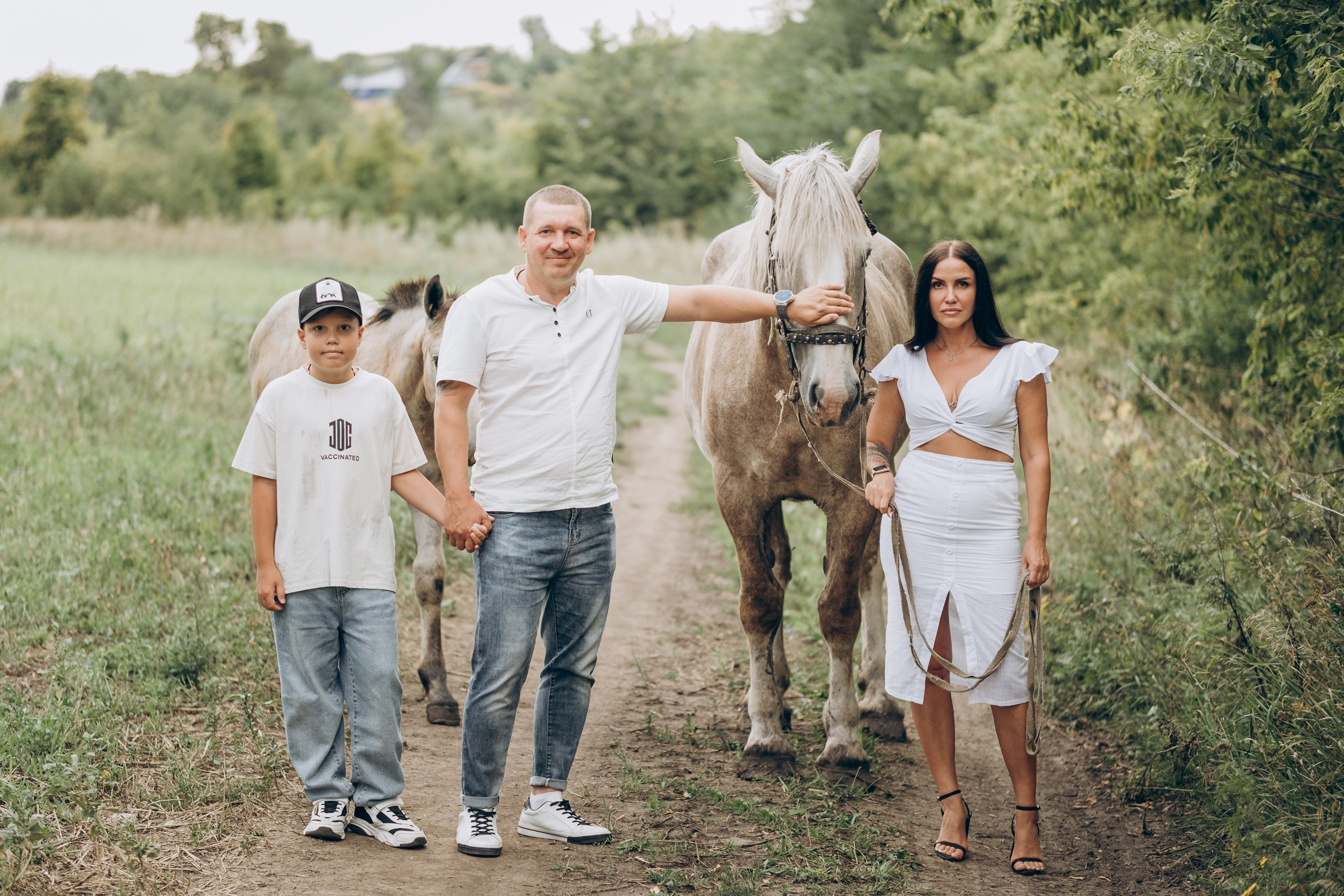 Семейная фотосессия с лошадкой