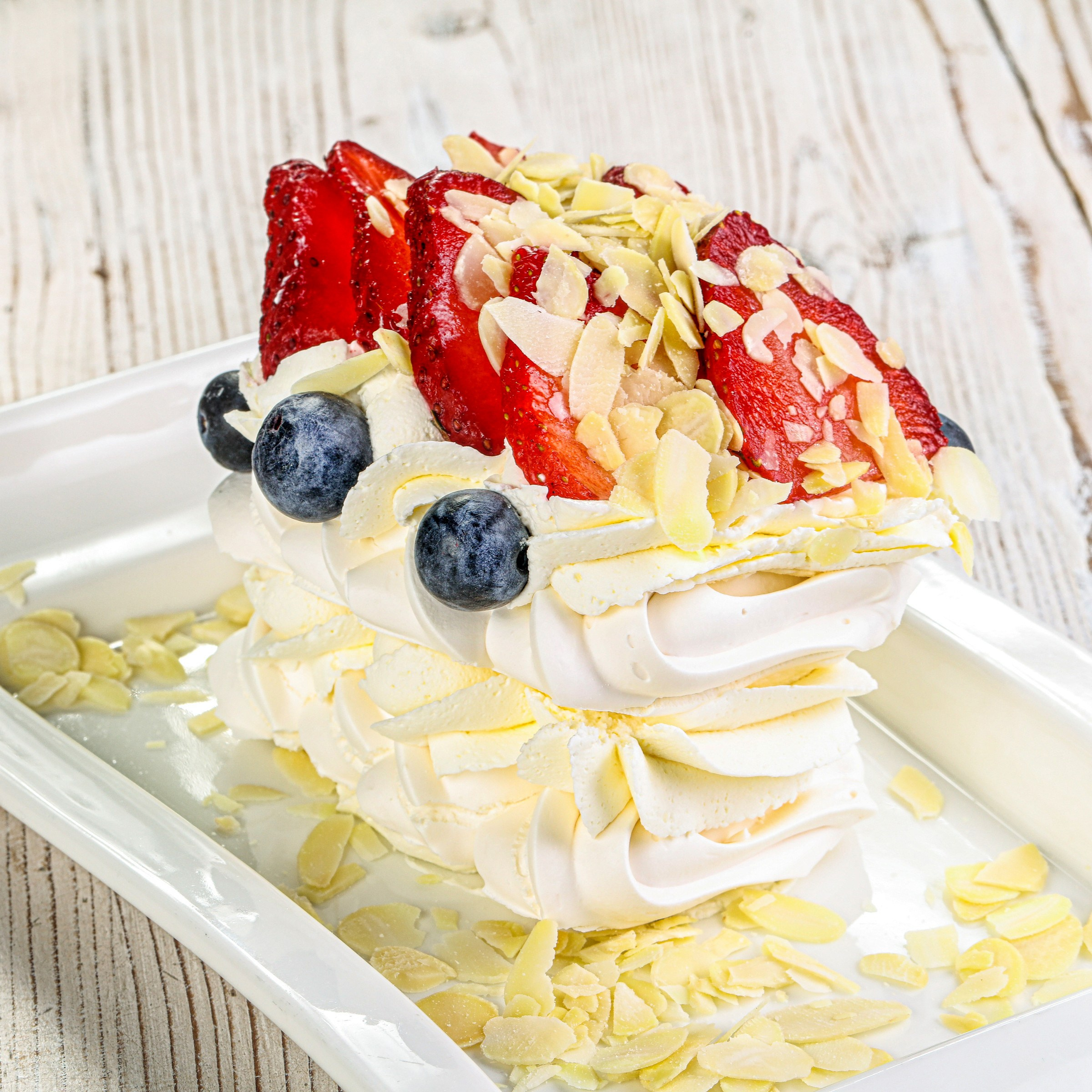 Фотосъемка десертов и выпечки. Заказ по тел.: +7 (906) 006-90-22. Фуд-фотограф Андрей Старостин — съемка еды в Москве. 9000 руб. в час