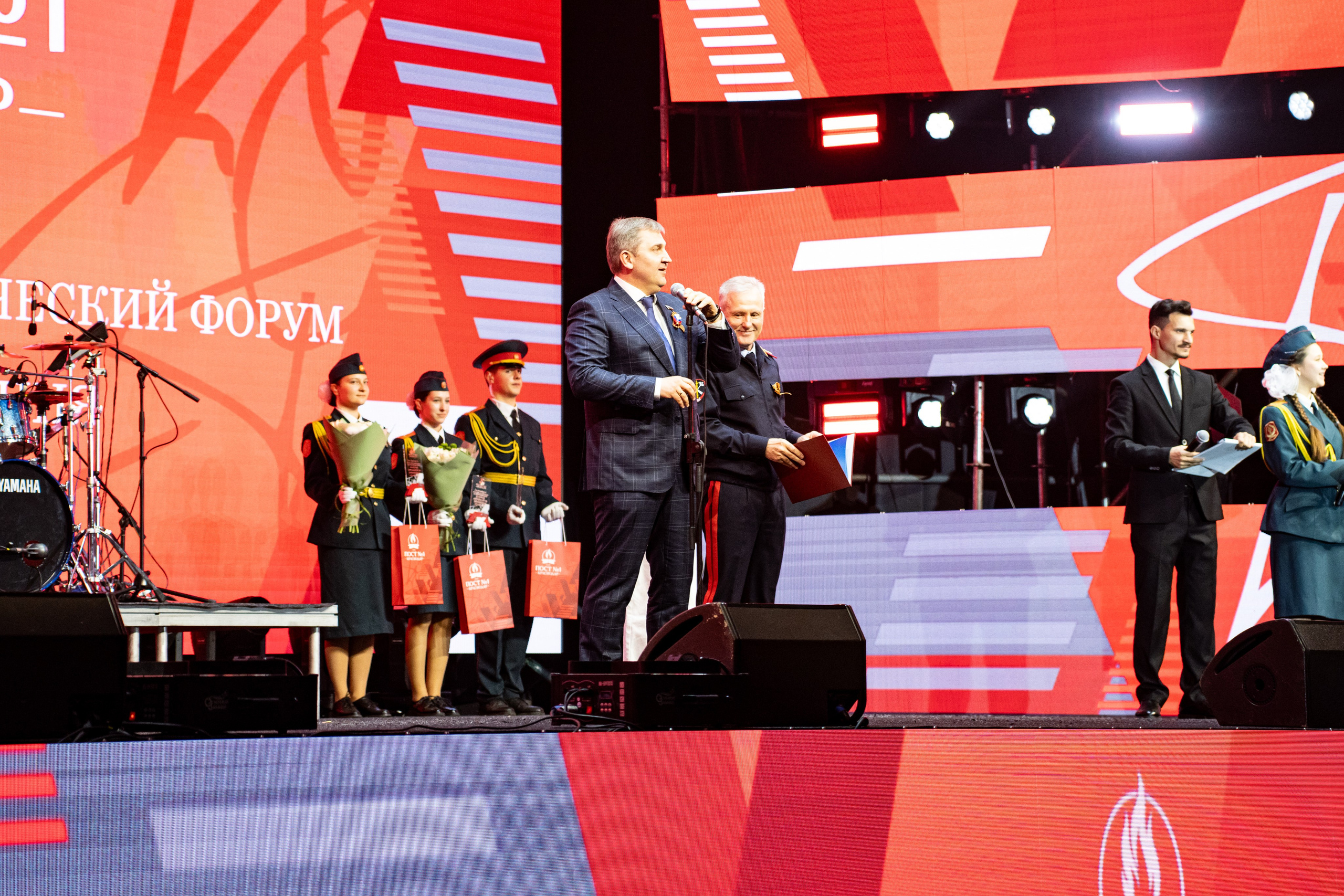 Линейка закрытия Всероссийского форума активистов движения «Пост № 1» & MONA / @ДС Олимп / Краснодар. Концертный фотограф в Краснодаре