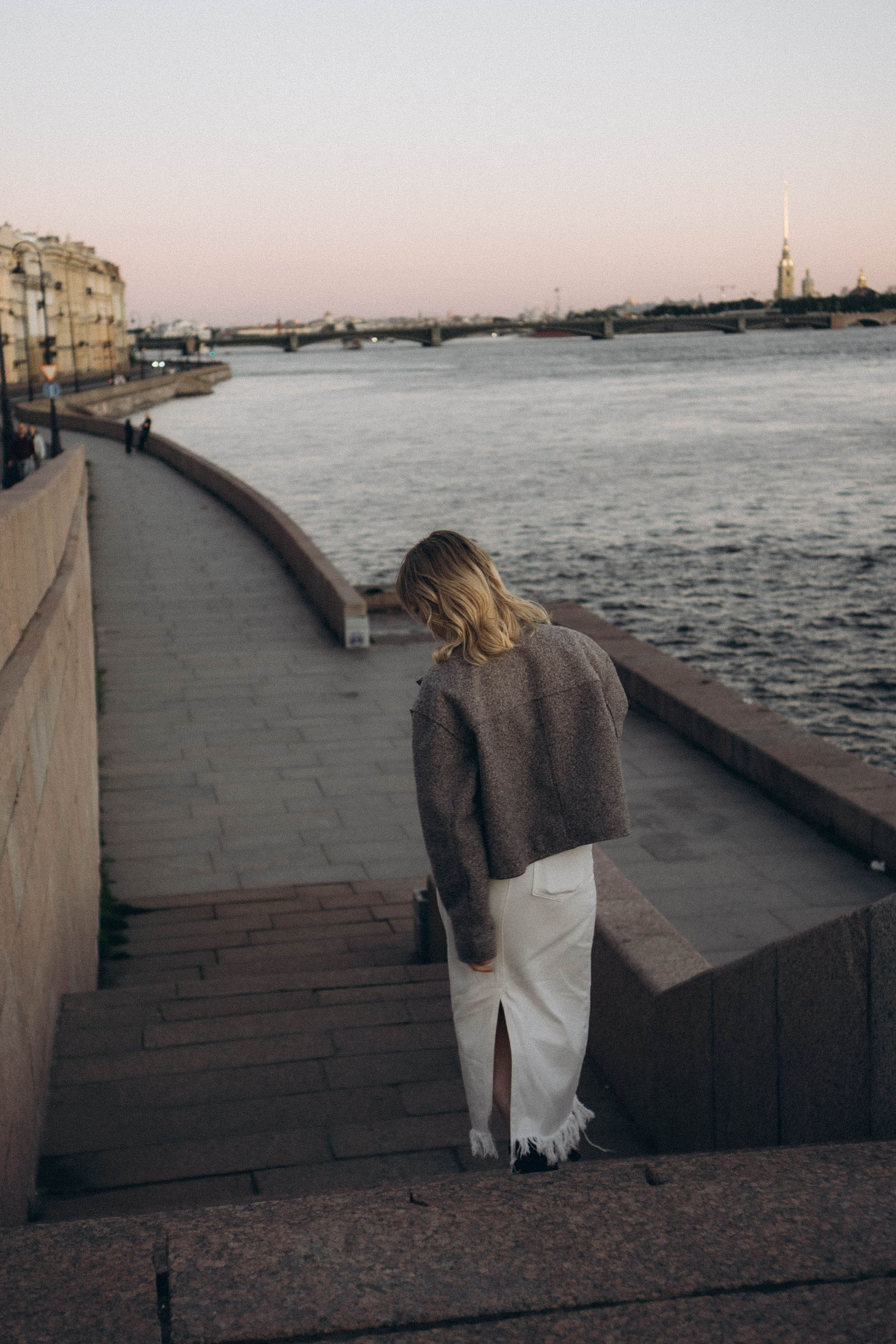 ПРОГУЛКА ПО ГОРОДУ В БЕЛЫЕ НОЧИ (другой вариант). Профессиональный фотограф, Санкт-Петербург — Виктория Богомолова