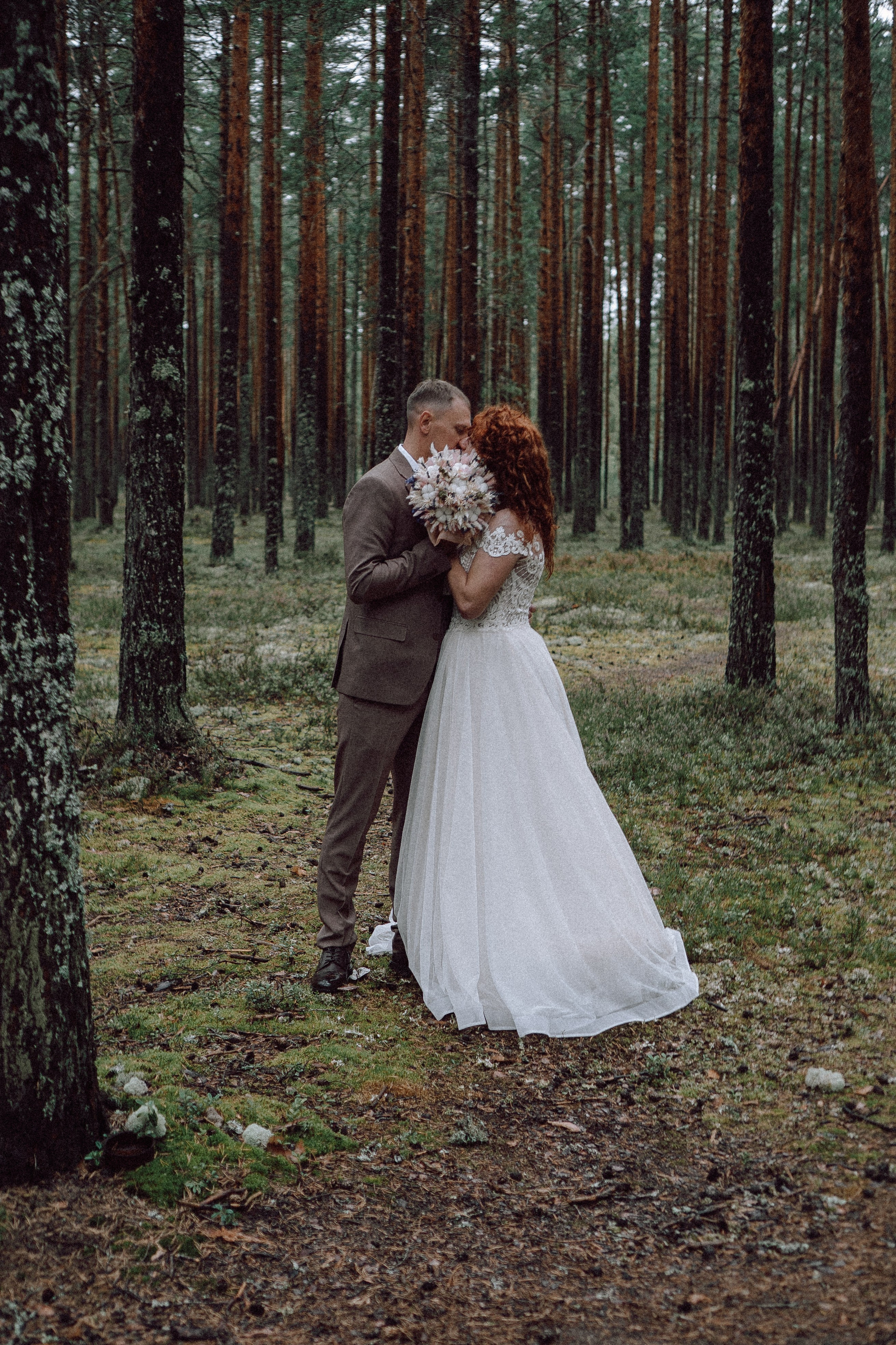 СВАДЕБНАЯ ФОТОСЕССИИЯ ПАРЫ В ГОРОДЕ ПРИОЗЕРСК В СОСНОВОМ ЛЕСУ И С ПИКАПОМ. Профессиональный фотограф, Санкт-Петербург — Виктория Богомолова