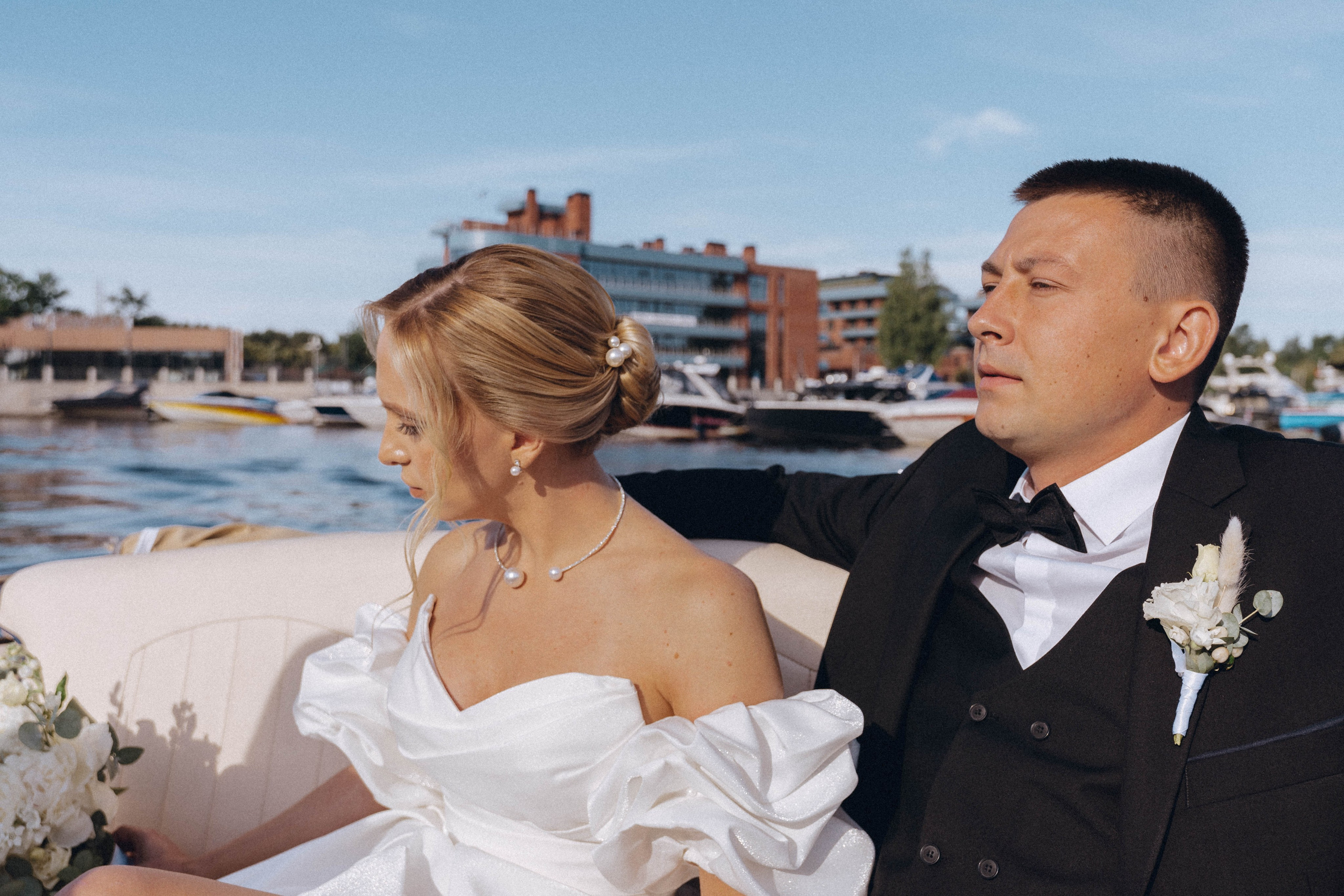 СВАДЕНБНАЯ СЬЕМКА НА КАТЕРЕ ПО КАНАЛАМ САНКТ-ПЕТЕРБУРГА И В АКВАТОРИИ НЕВЫ. Профессиональный фотограф, Санкт-Петербург — Виктория Богомолова