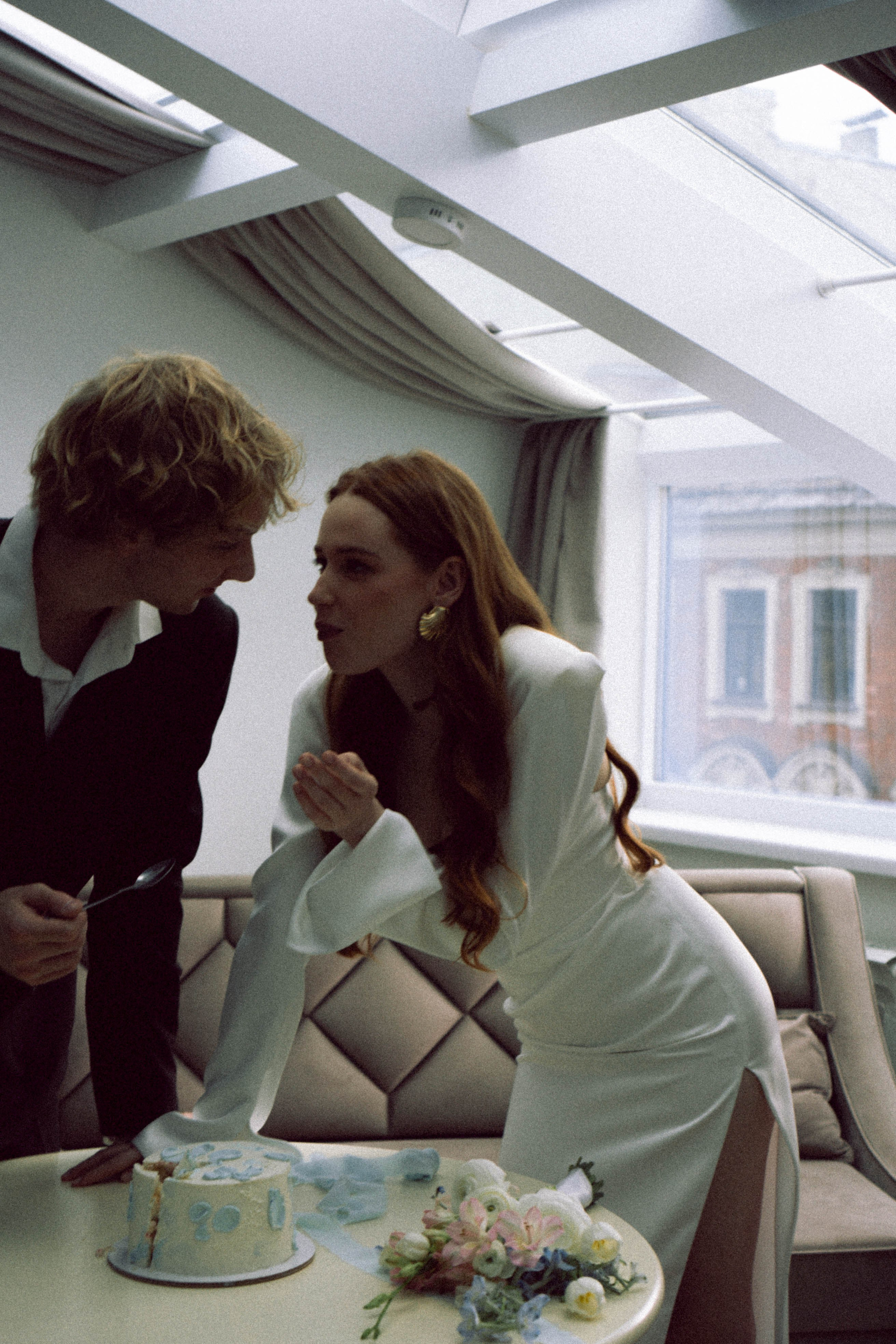 СВАДЕБНАЯ СЬЕМКА В ОТЕЛЕ. СБОРЫ ЖЕНИХА И НЕВЕСТЫ И ТАКЖЕ ТОР И ПОДГОТОВКА К ПРОГУЛКЕ. Профессиональный фотограф, Санкт-Петербург — Виктория Богомолова