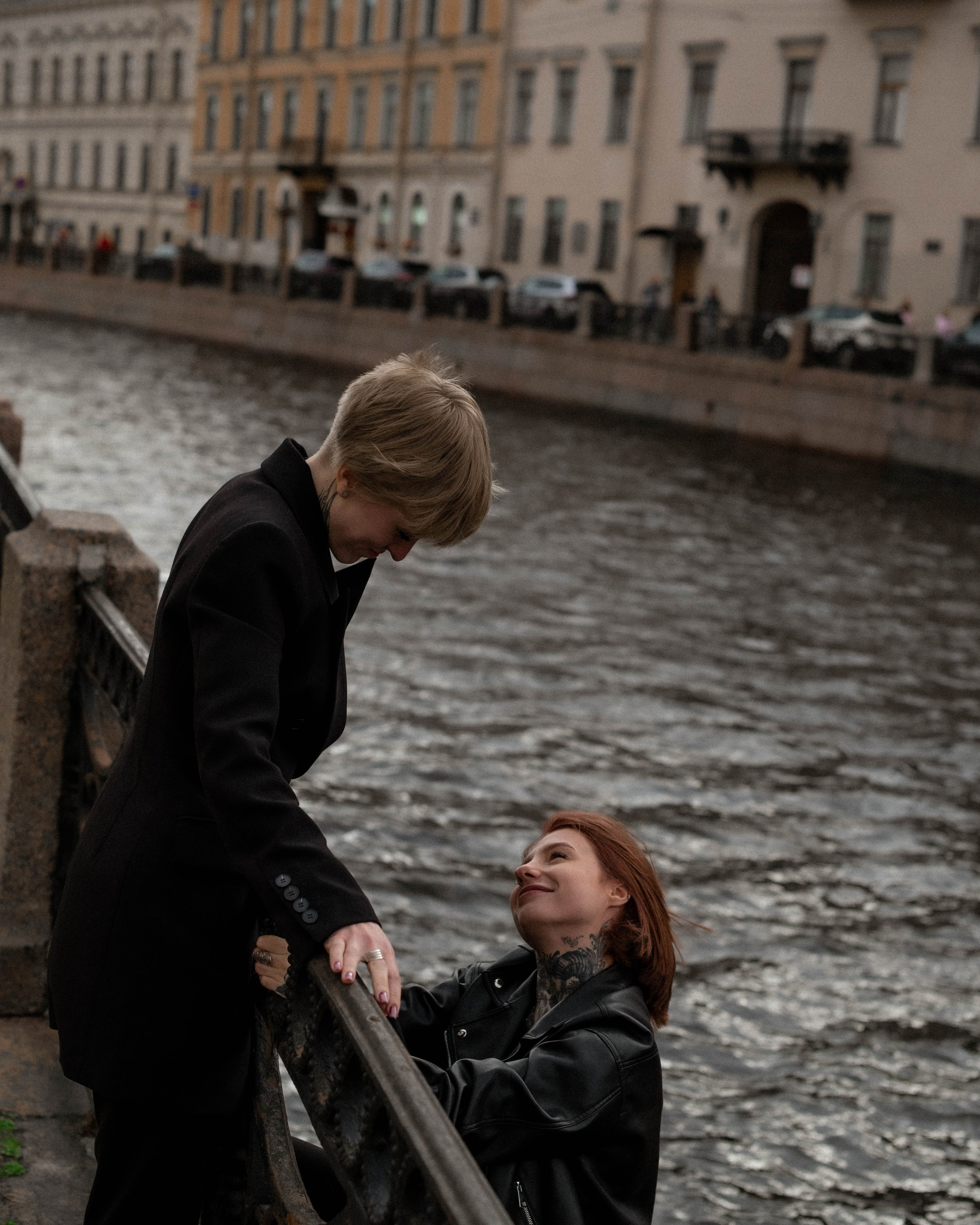 Настя и крис. Женский фотограф. Создатель украшений ручной работы. Модель