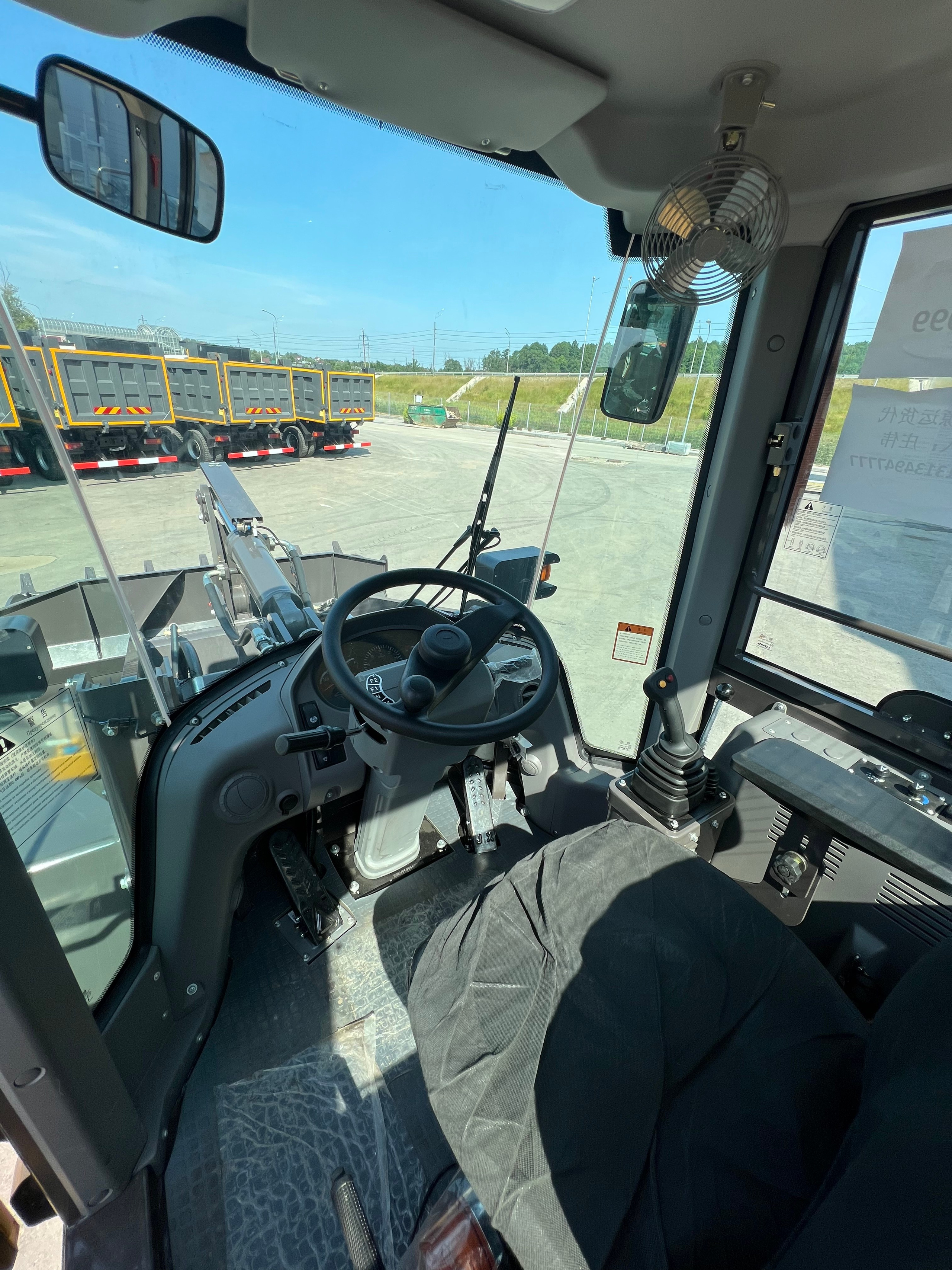 Фото фронт. погр. Weheavy WL836H. Продажа и обслуживание грузовой техники и спецтехники в г. Новосибирск компания СТИ