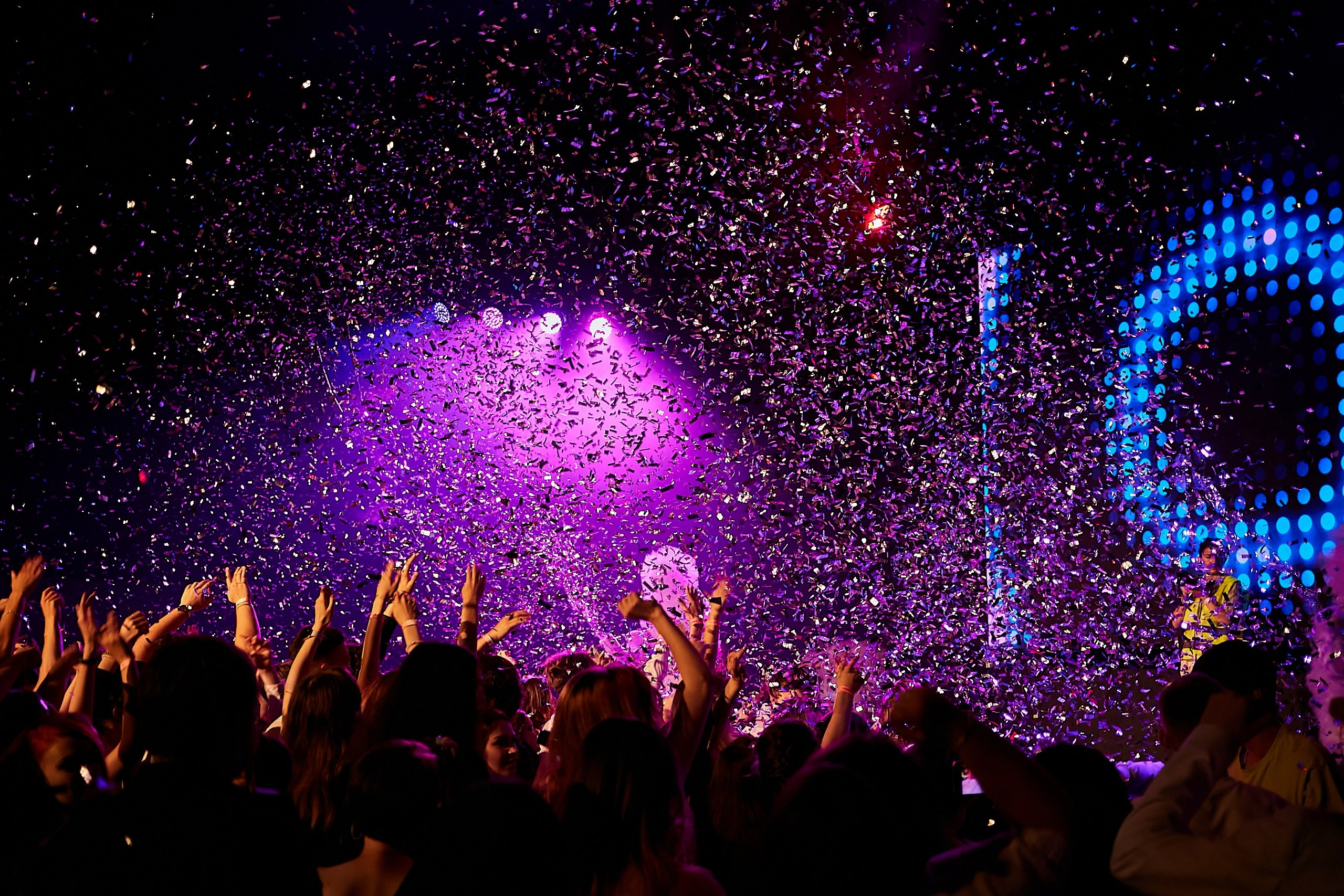 Выпускной 2024 концертный зал Академия ВТБ. Фотограф и Видеограф в Москве. Олег Корушев